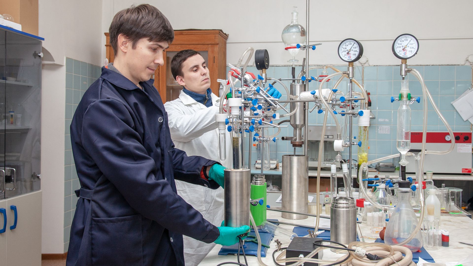 File:Lab for Ecological Radiology of the Institute of Geodinamics and Geology.jpg