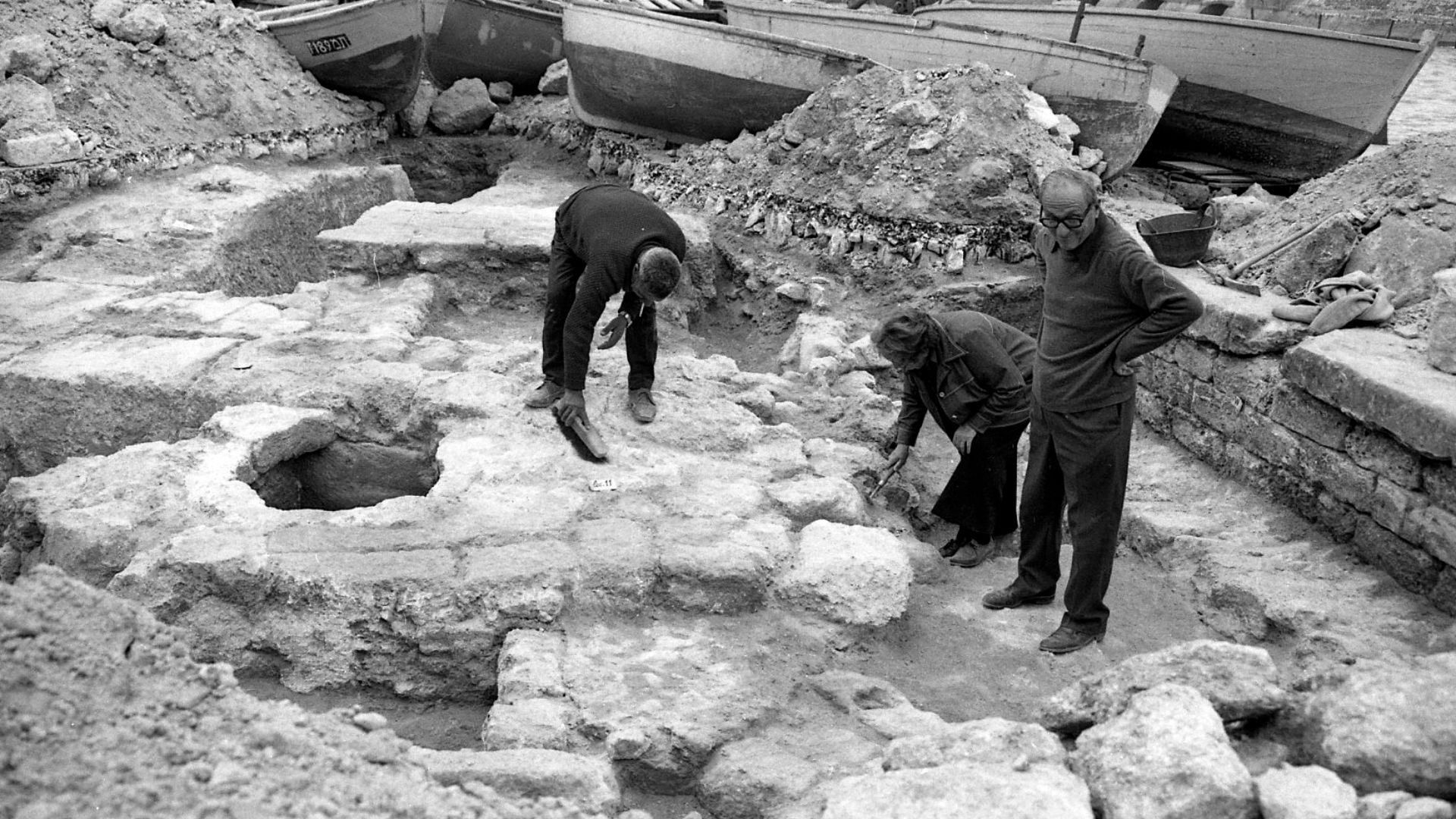 File:The old Jaffa port with its archaeological diggings (FL45826826).jpg