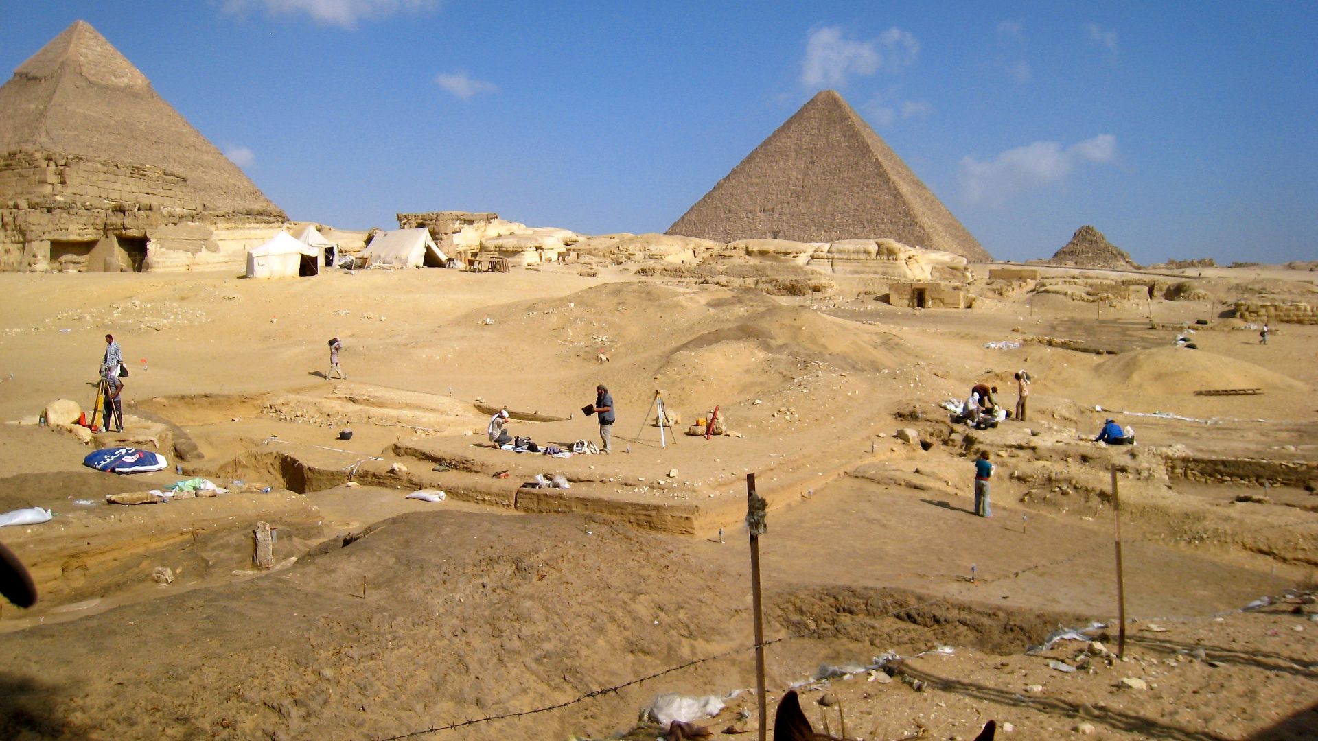File:Egypt-Archaeologists.jpg