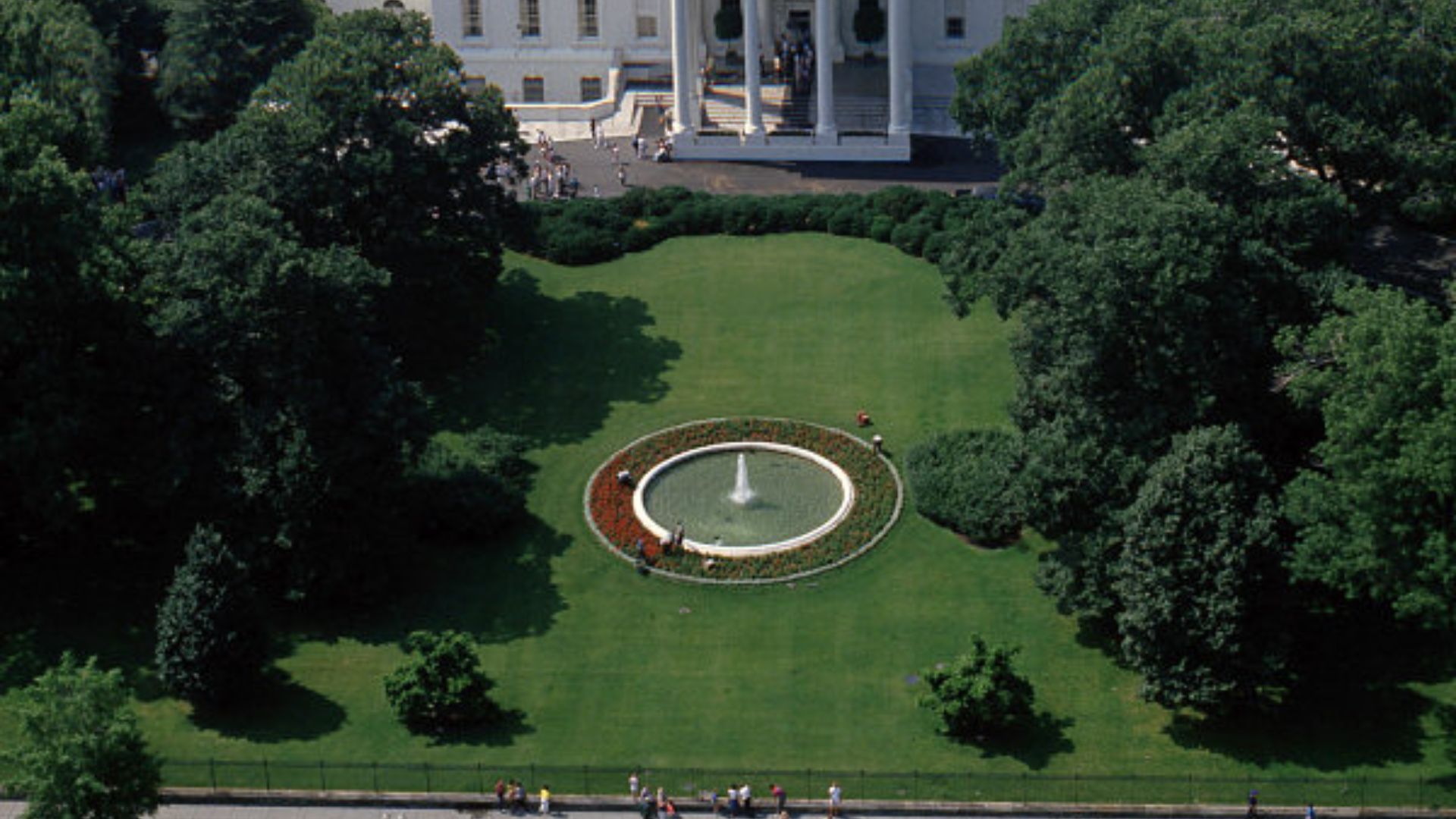 File:North-lawn-1987.jpg