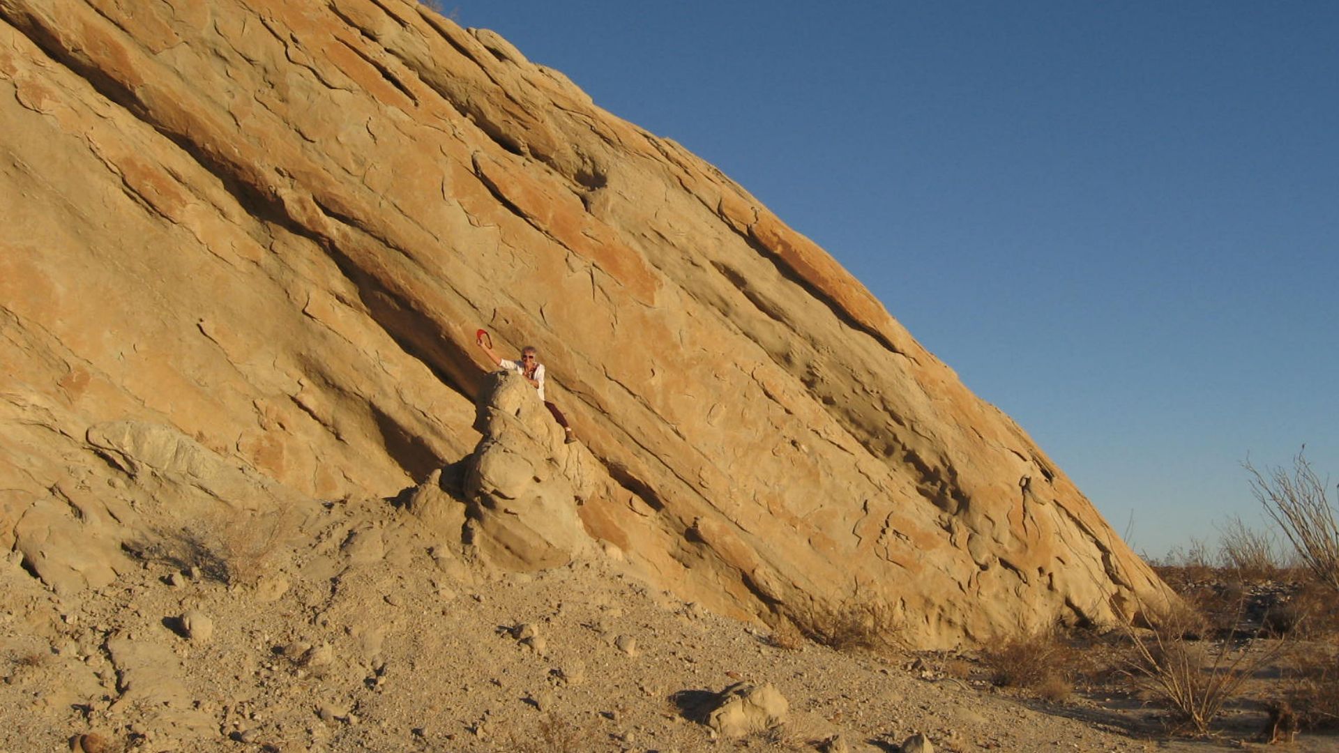File:MY WIFE AT THE SIDE OF TRUCKHAVEN ROCKS - ANZA BORREGO DESERT STATE PARK - panoramio.jpg