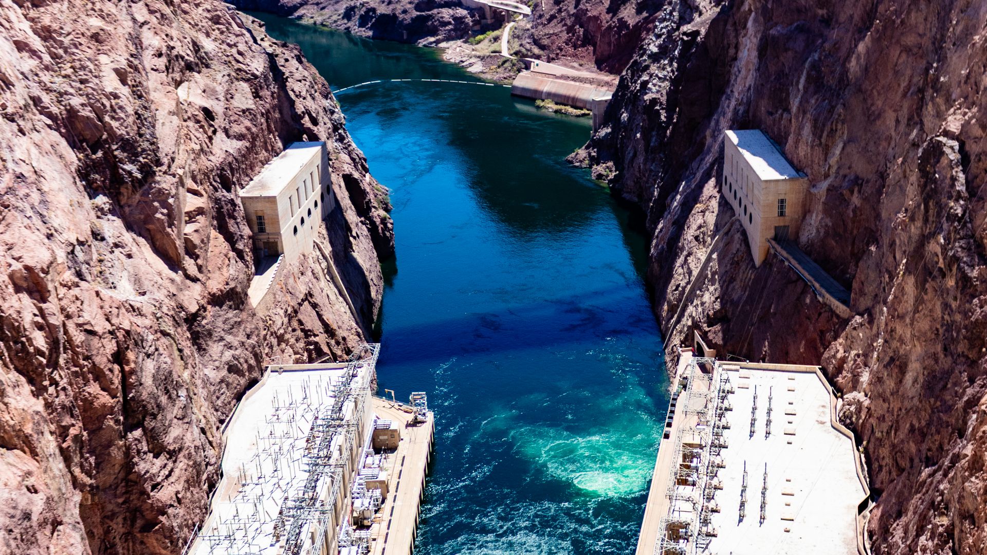 File:Hoover Dam Powerplant and Downstream.jpg
