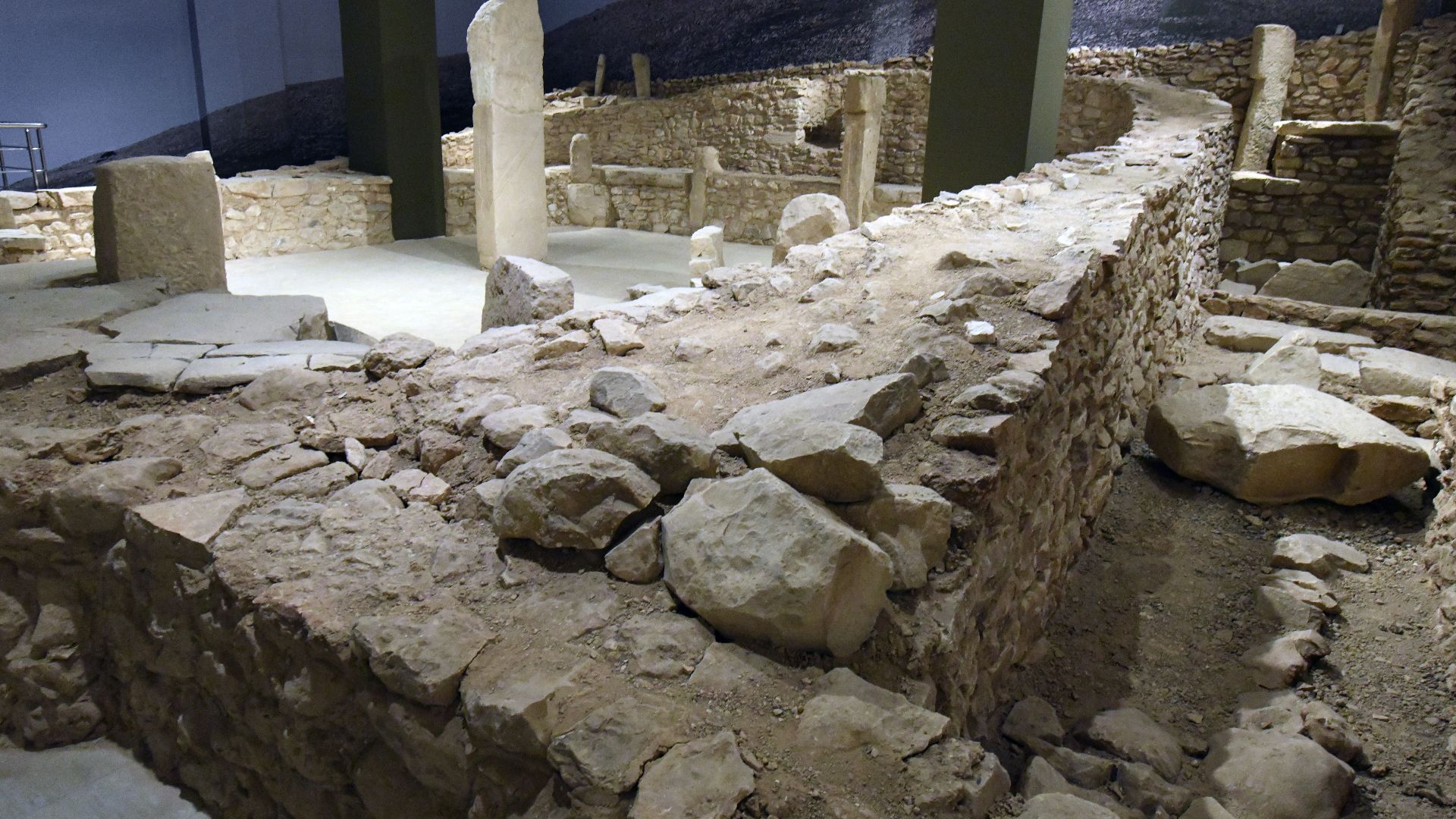 File:Urfa museum Urfa museum Nevalı Çori Temple in 2024 0363.jpg