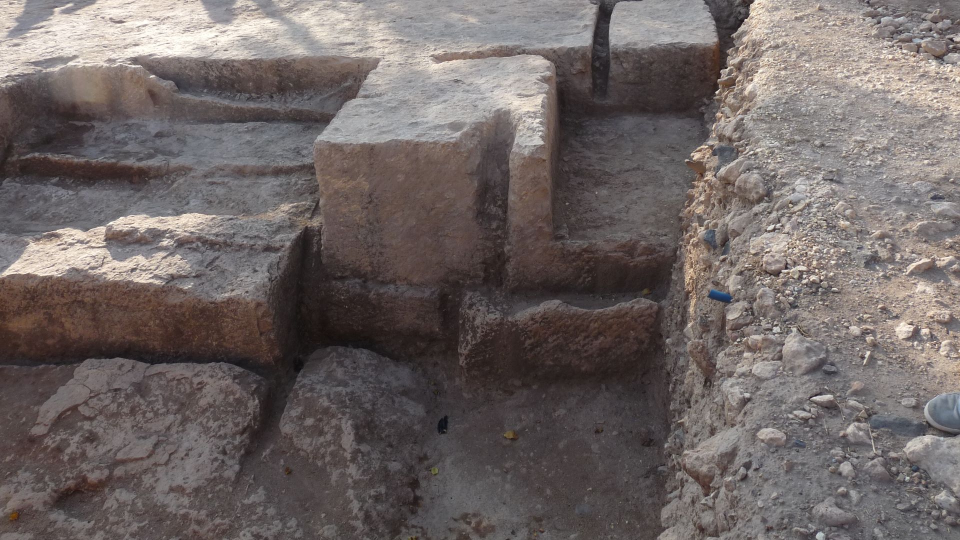 File:Sayburç excavation site.jpg