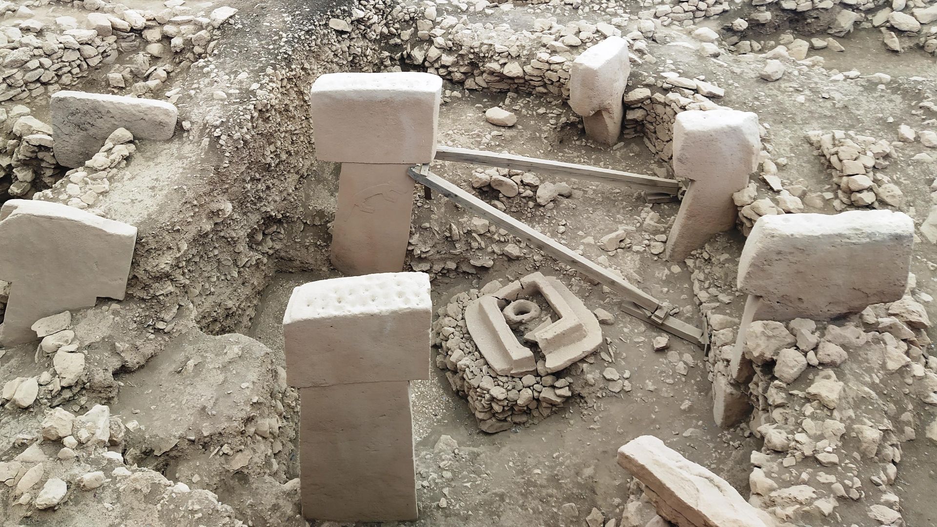 File:Göbekli Tepe (3).jpg