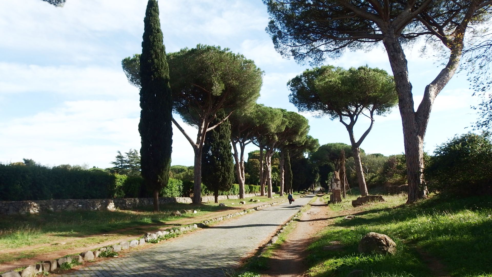 File:Roma, Via Appia Antica (10).jpg