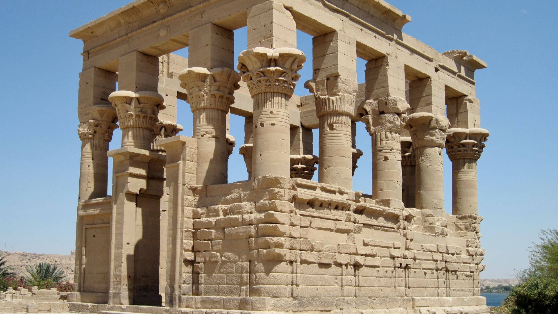 File:Agilkia Trajankiosk 02.JPG