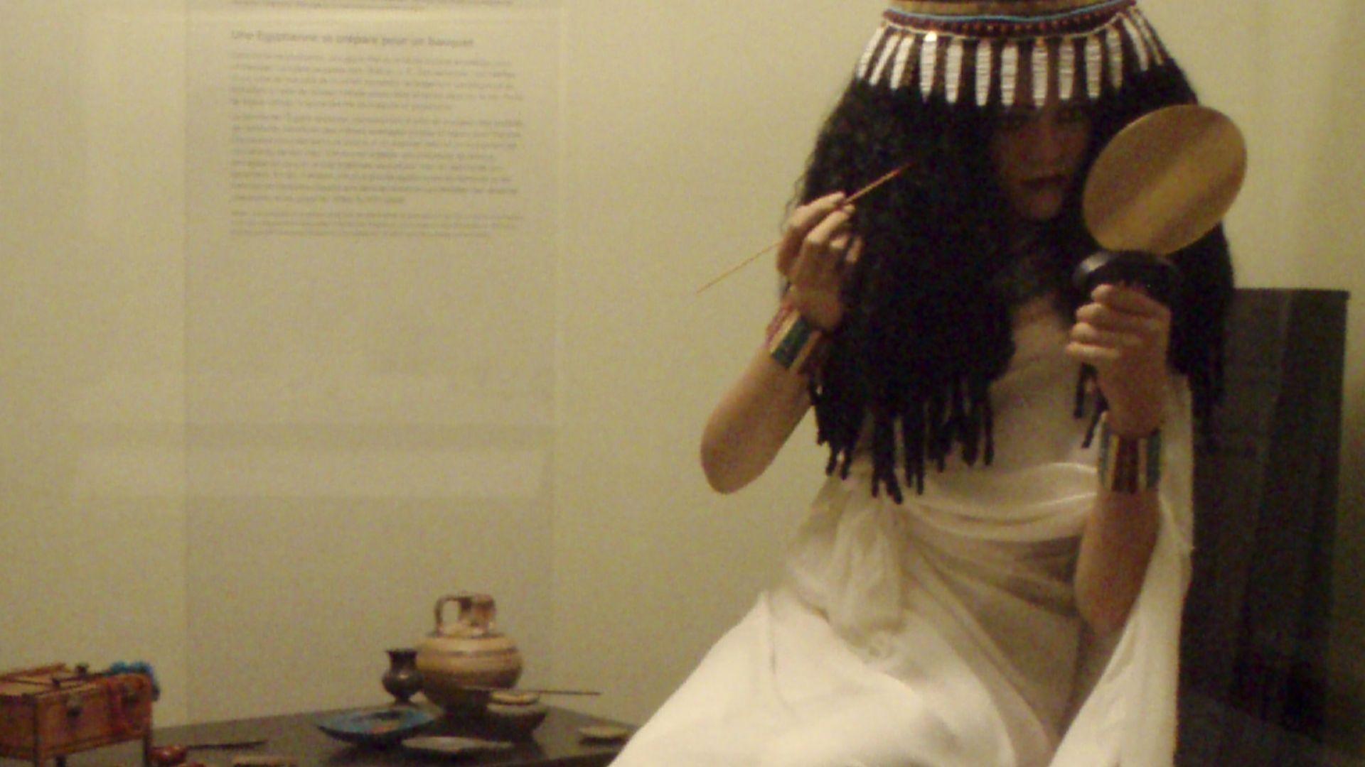 File:AncientEgypt-LadyApplyingCosmetics-ROM.png