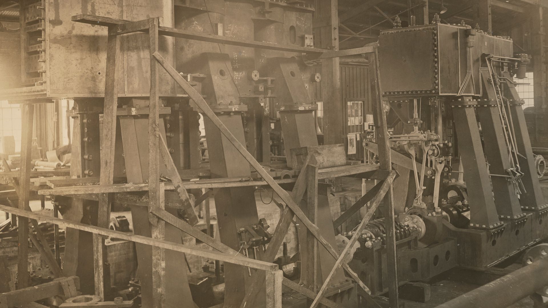 File:Industries of War - Machinery - Engines - Triple expansion marine engine - NARA - 45486606.jpg