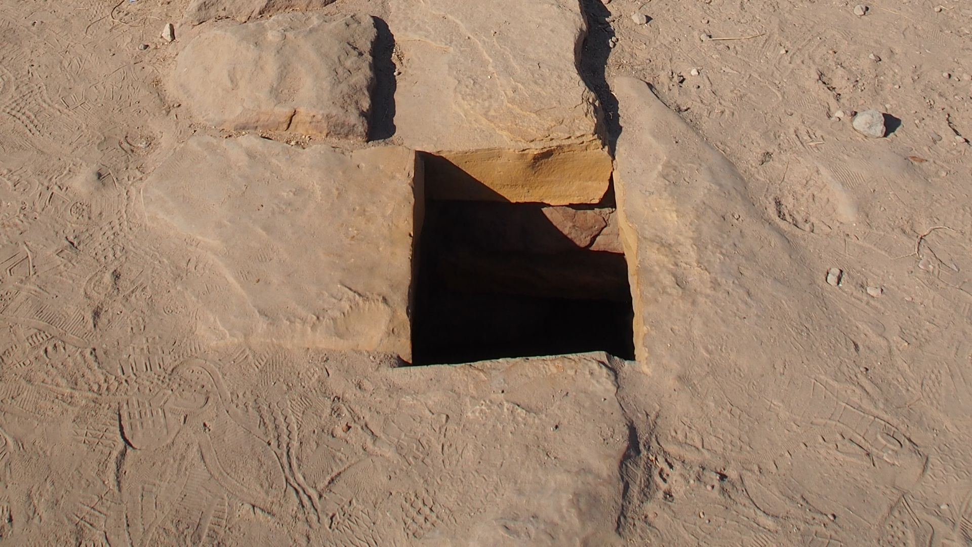 File:Manholes at Dholavira water management network.jpg