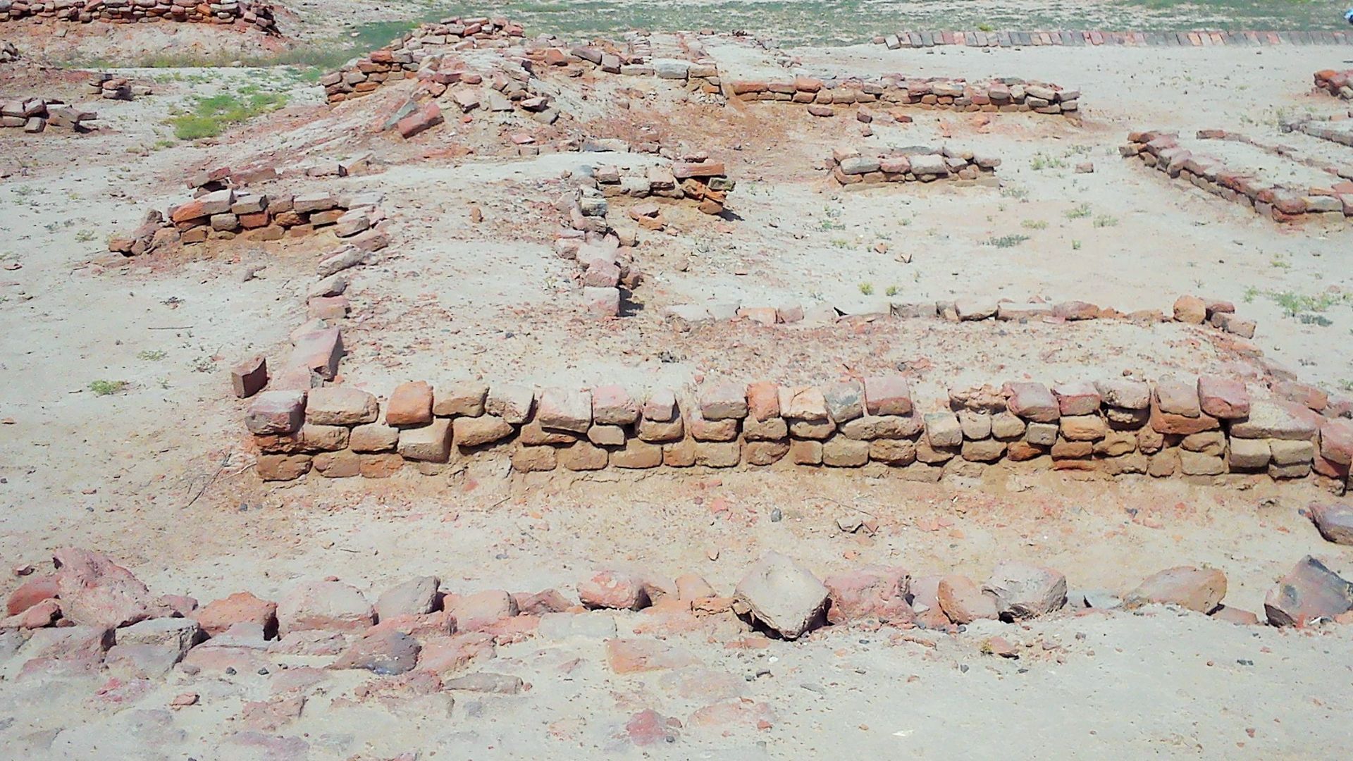 File:Harappa Archeology 4.jpg