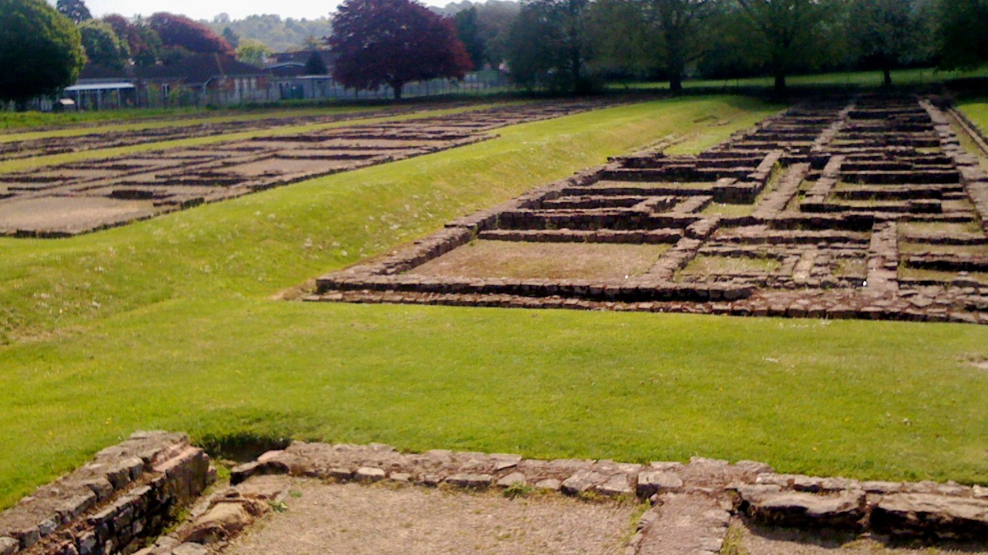 File:Caerleon-Roman Prysg Field Barracks.JPG
