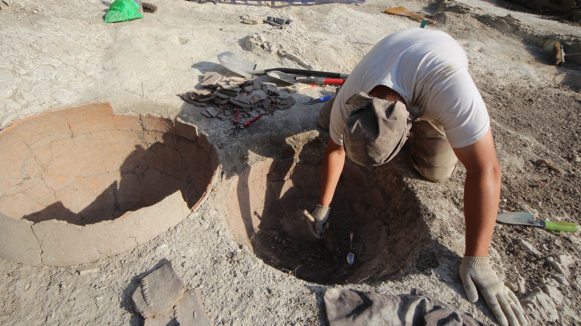File:Archaeological field work.jpg