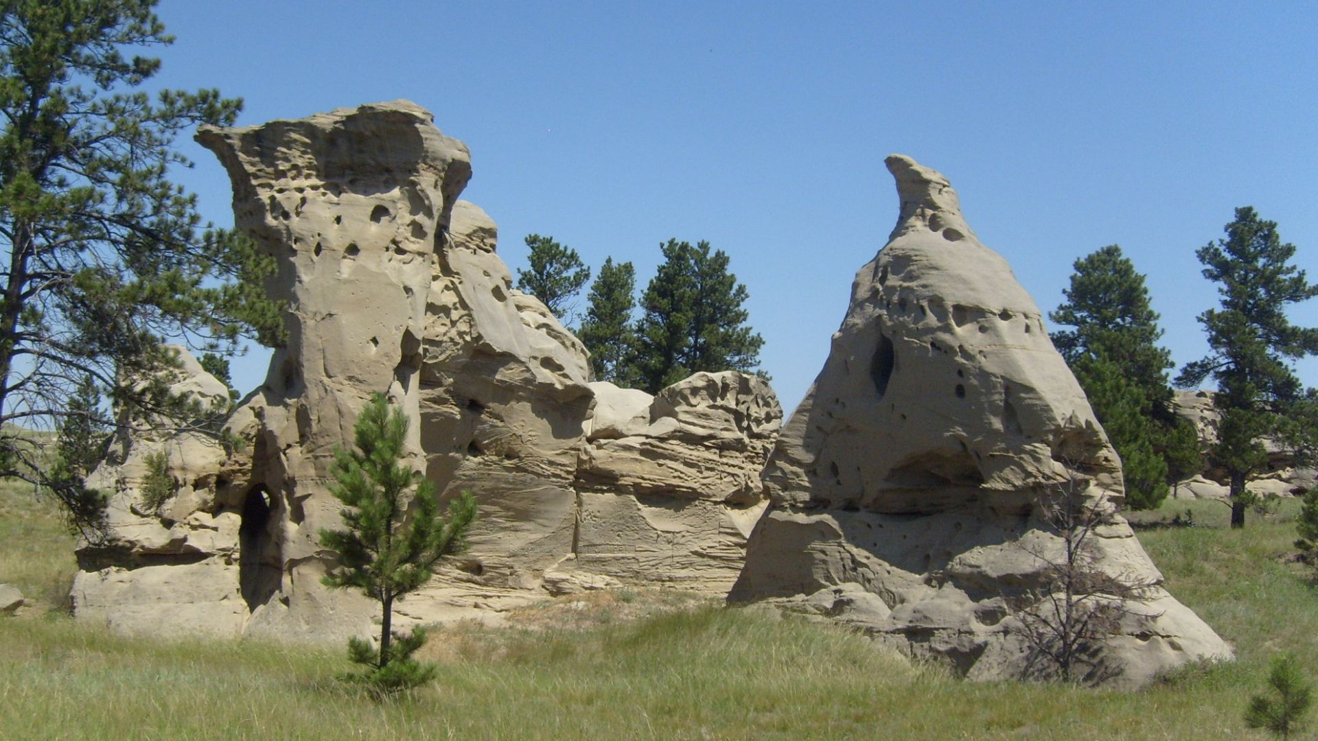 File:Medicine Rocks State Park.jpg