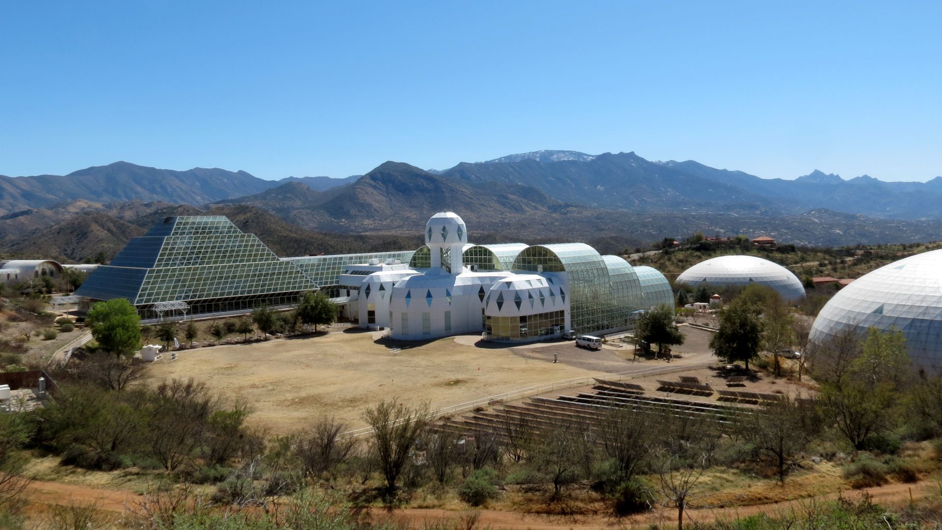 File:Biosphere 2 Campus - Flickr - treegrow (7).jpg