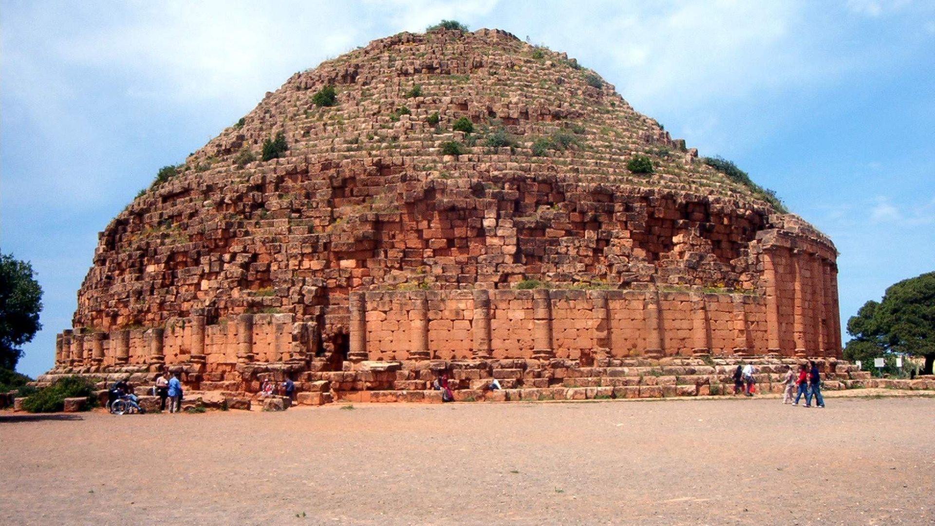 File:Tombeau de la Chrétienne.JPG