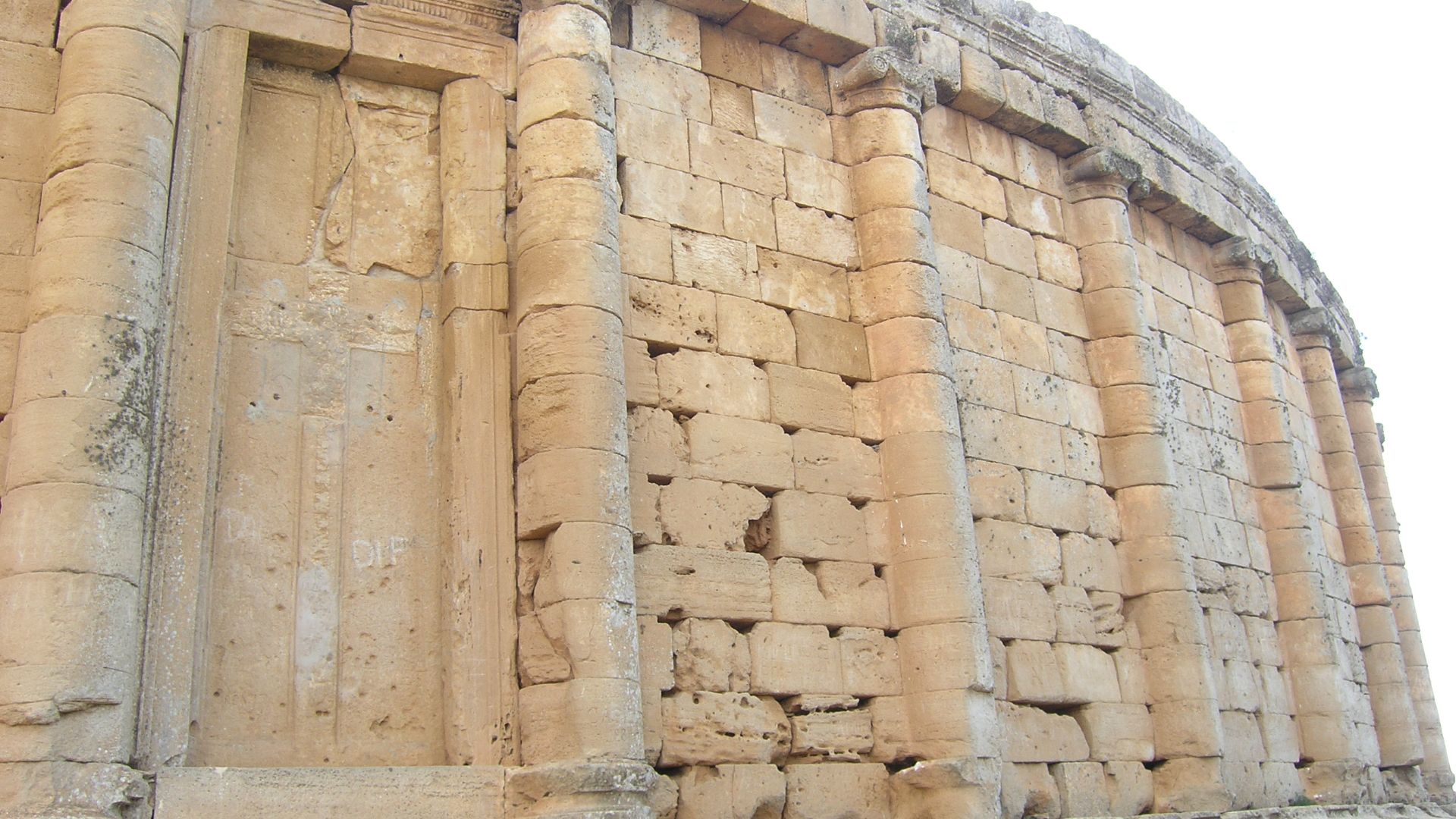 File:Le Mausolée royal de Maurétanie P9070453.JPG