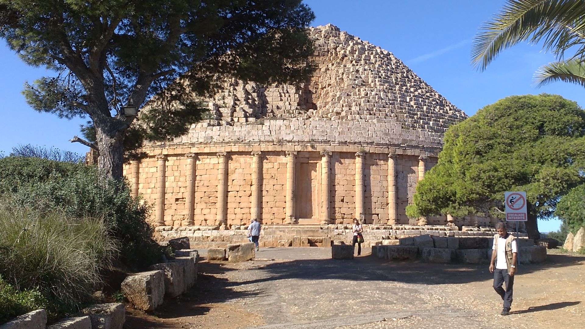 File:The Royal Moritanian Tomb In Tipasa.jpg