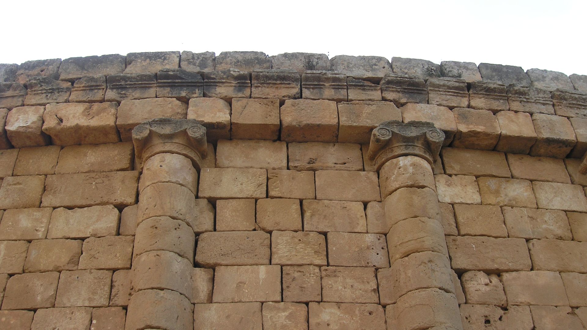 File:Mausolée royal de Maurétanie P9070489.JPG