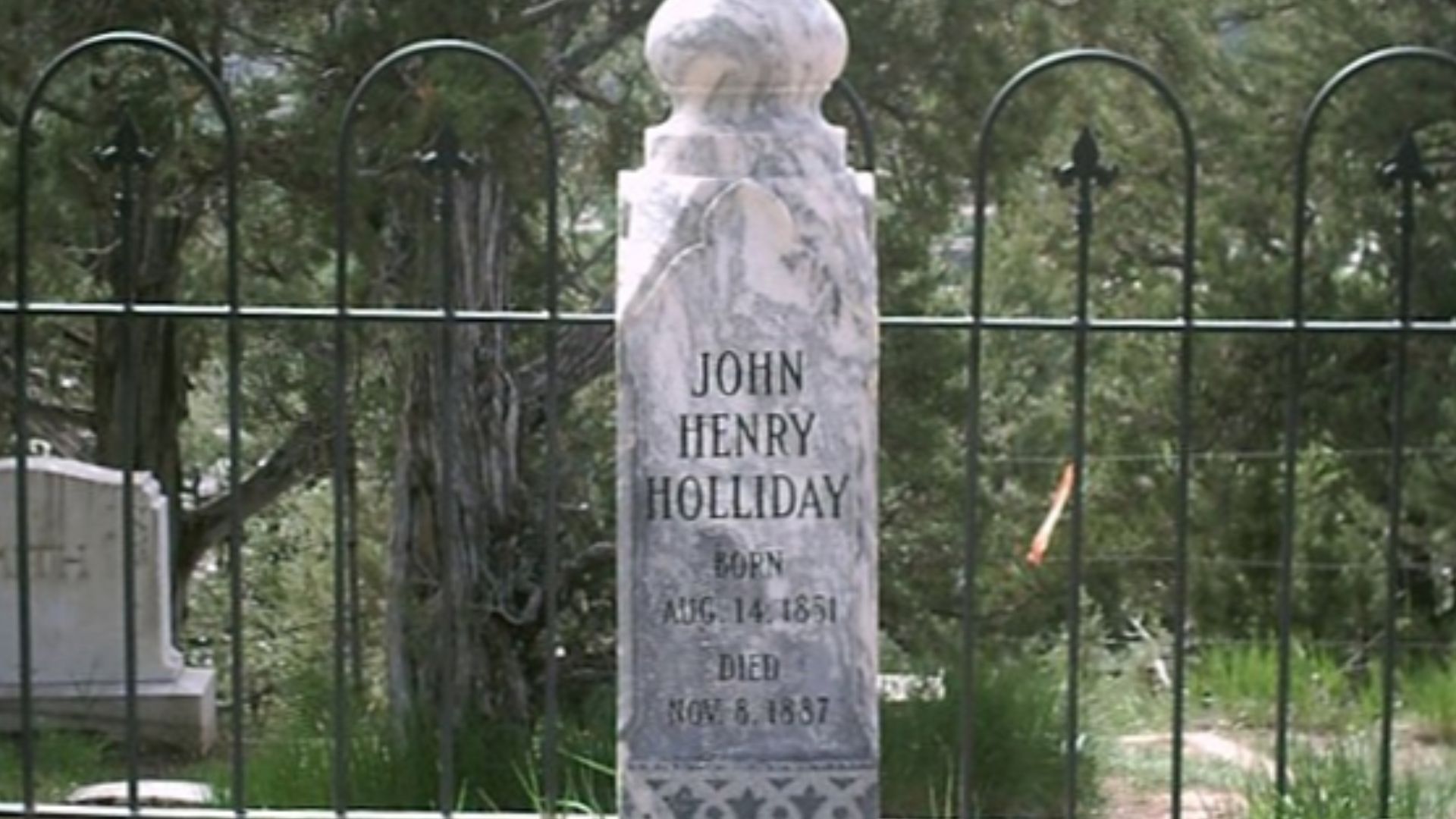 File:Docholdayheadstone.jpg