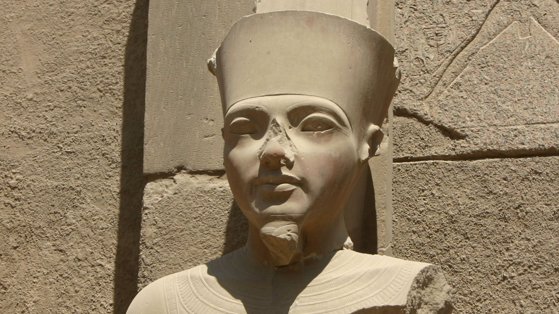 File:Tut at Karnak.jpg