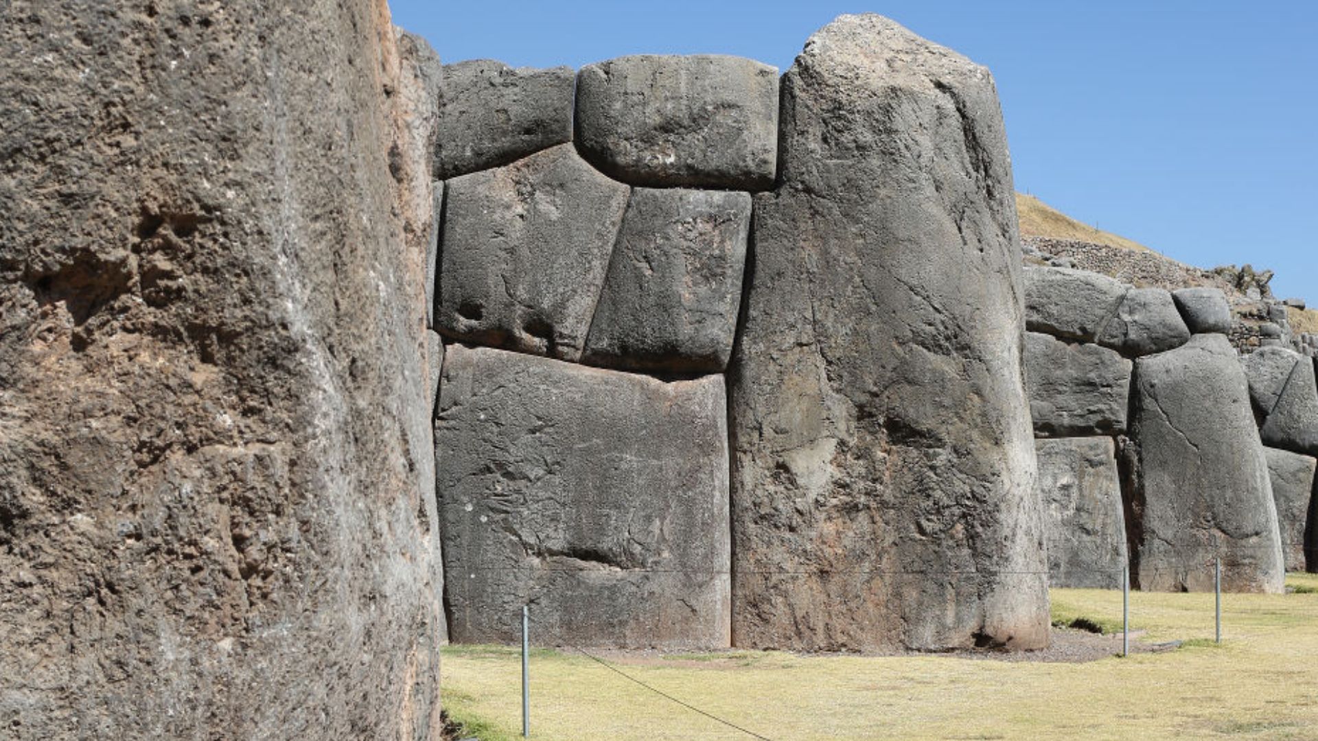 File:Sacsayhuaman-Inca wall.jpg