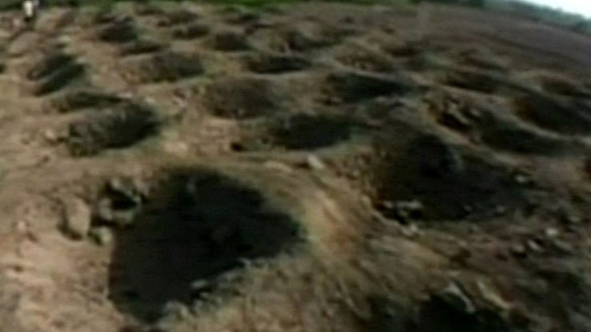 File:Faixa de Buracos - Linhas de Nazca - Peru - Band of Holes - 11 - panoramio.jpg