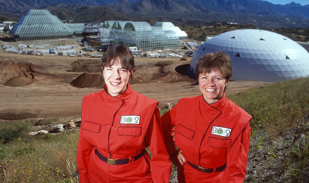 Biosphere Sally Silverstone,Jayne Poynter, ORACLE, TUCSON, AZ - ARPIL 12: English girls, Sally Silverstone and Jayne Poynter at the Biosphere 2 is an Earth systems science research facility located in Oracle, Arizona. It has been owned by the University of Arizona since 2011. Its mission is to serve as a center for research, outreach, teaching, and lifelong learning about Earth, its living systems April 12, 1990 Oracle, Tucson, Arizona
