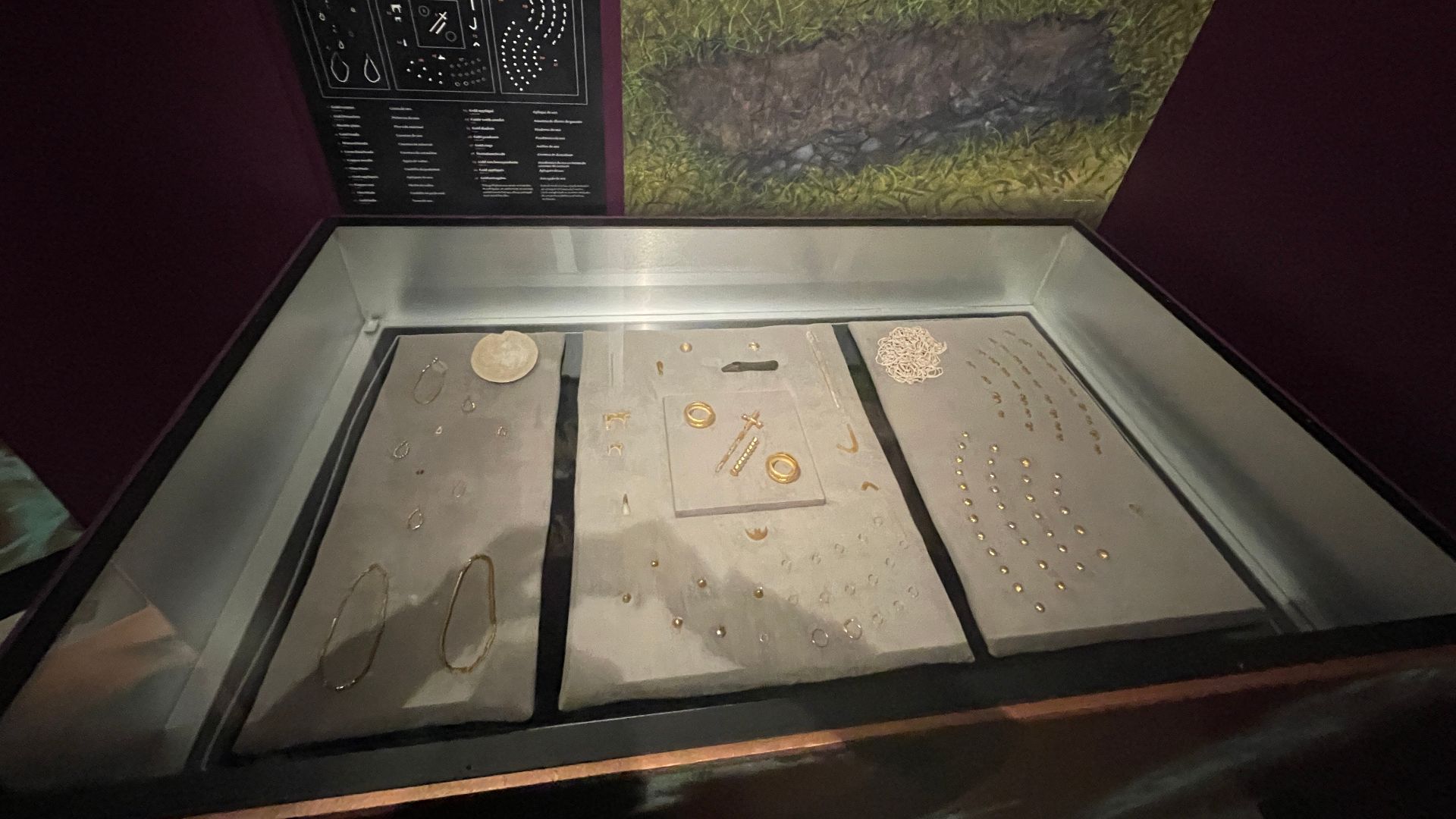 File:Varna Necropolis Gold Display.jpg
