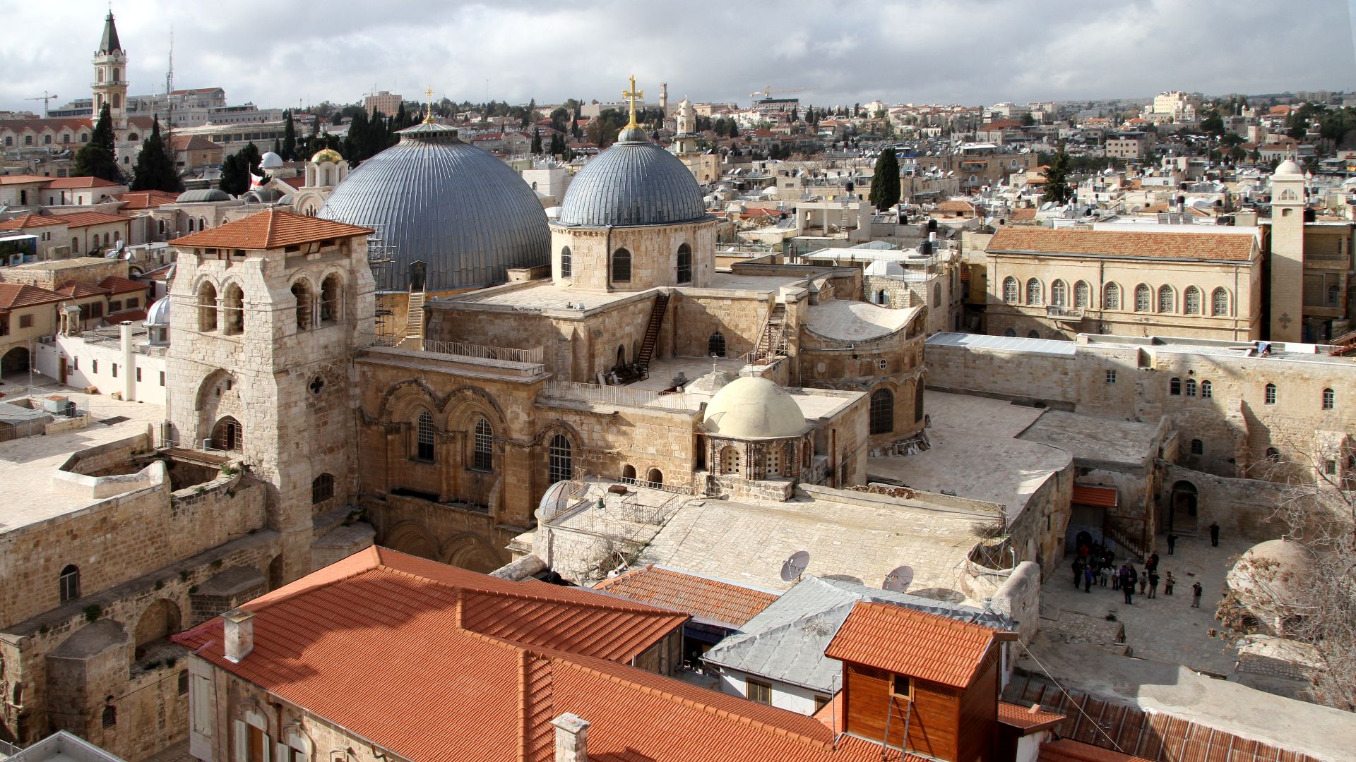 File:Jerusalem-Grabeskirche-14-vom Erloeserkirchturm-2010-gje.jpg
