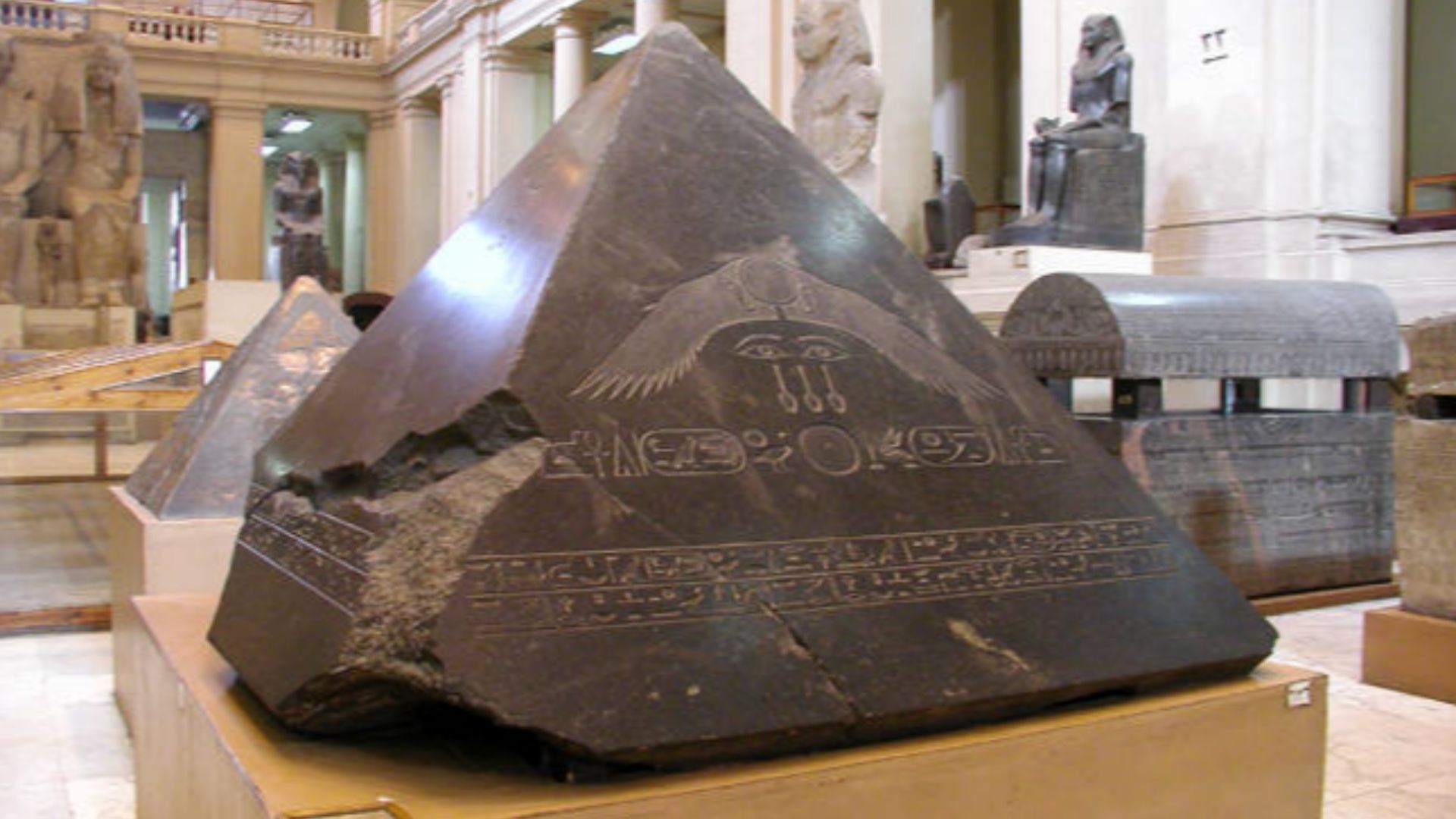 File:Pyramidion of the Pyramid of Amenemhet III at Dahshur.jpg