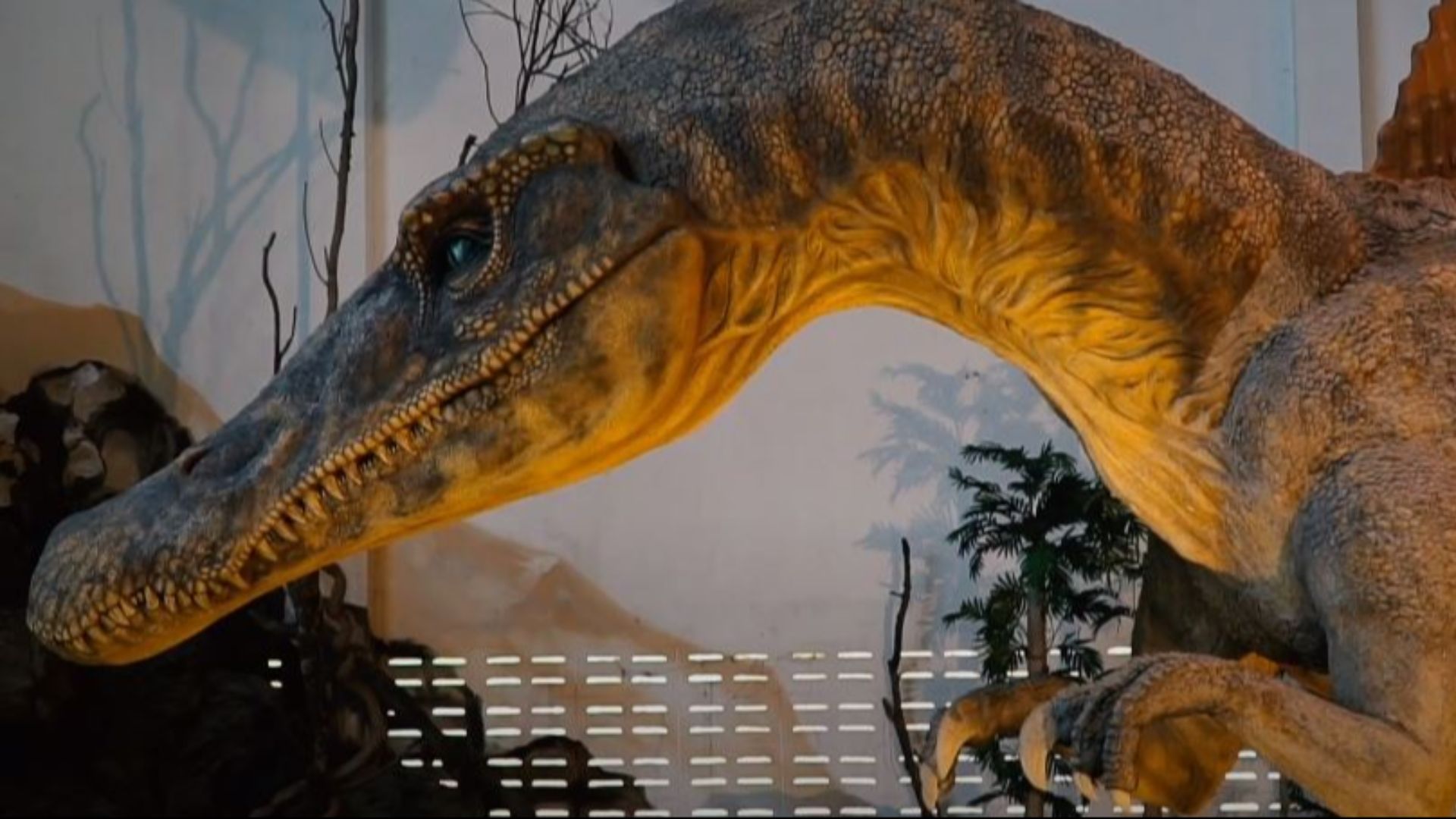 File:Siamosaurus suteethorni sculpture Phu Wiang Dinosaur Museum.jpg