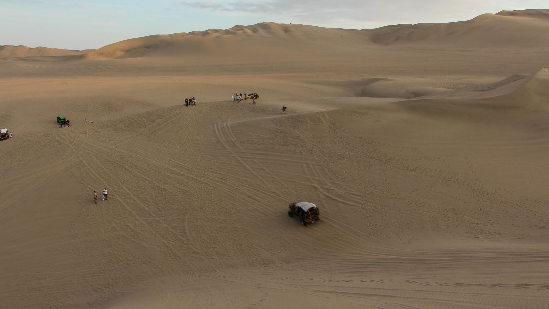 File:Huacachina Sand Dunes.jpg