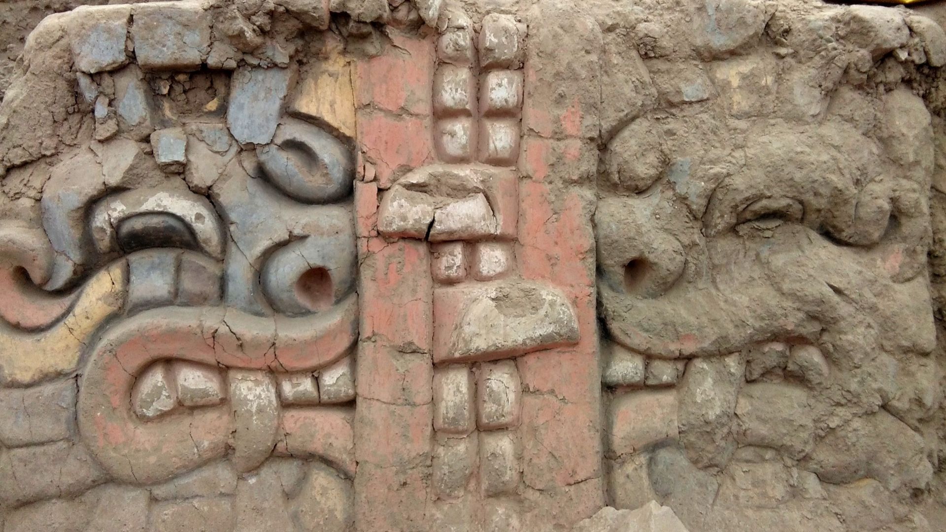 File:PILASTRA FRENTE.jpg