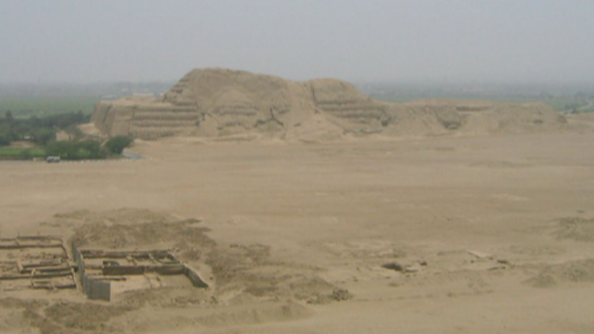 File:Huaca del Sol southeast.jpg