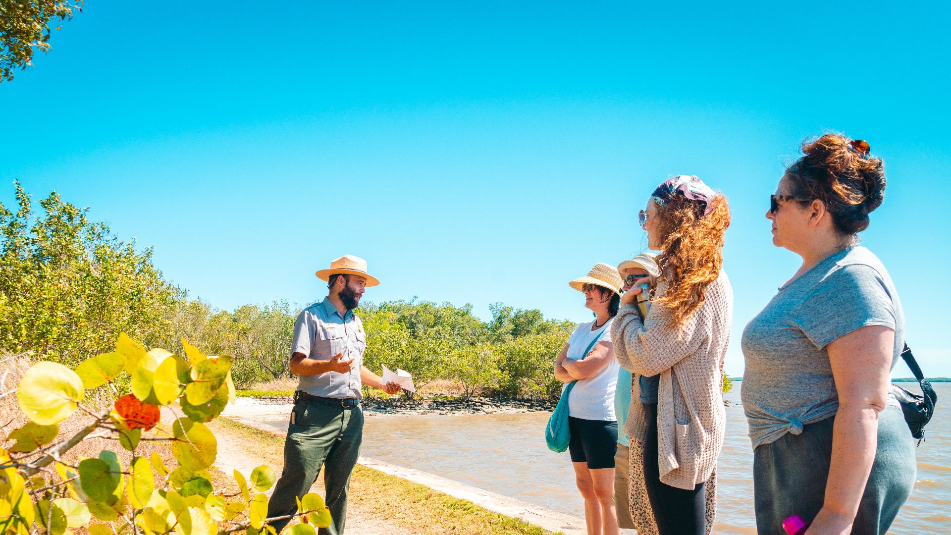 File:Explore the Everglades on a program (53409974012).jpg