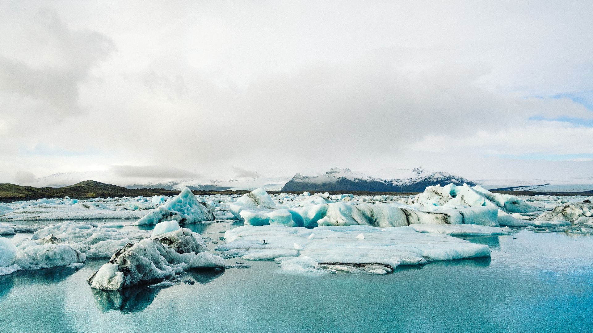File:Vatnajökull Glacier, Iceland (Unsplash).jpg