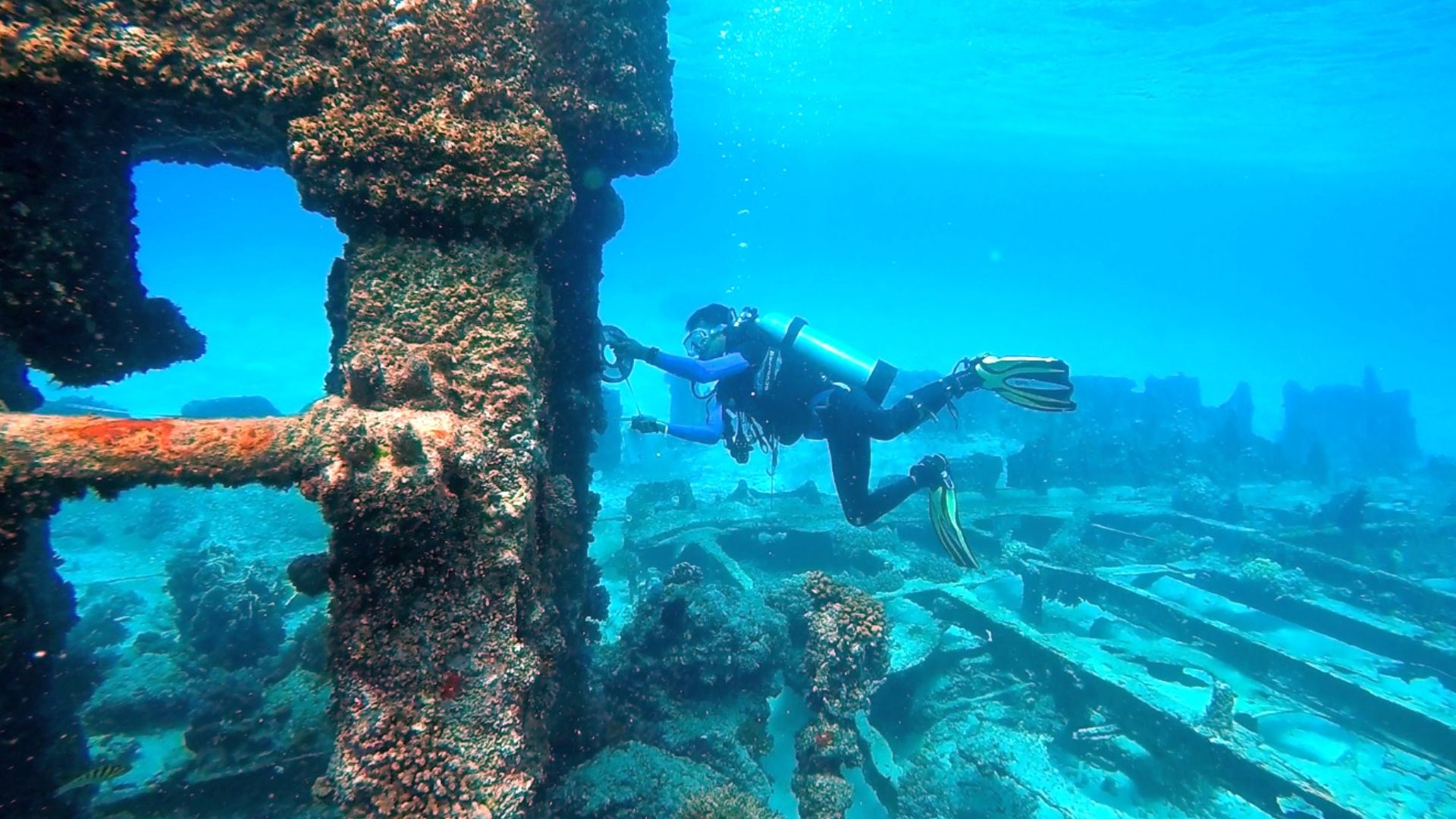 File:Underwater archaeology.jpg