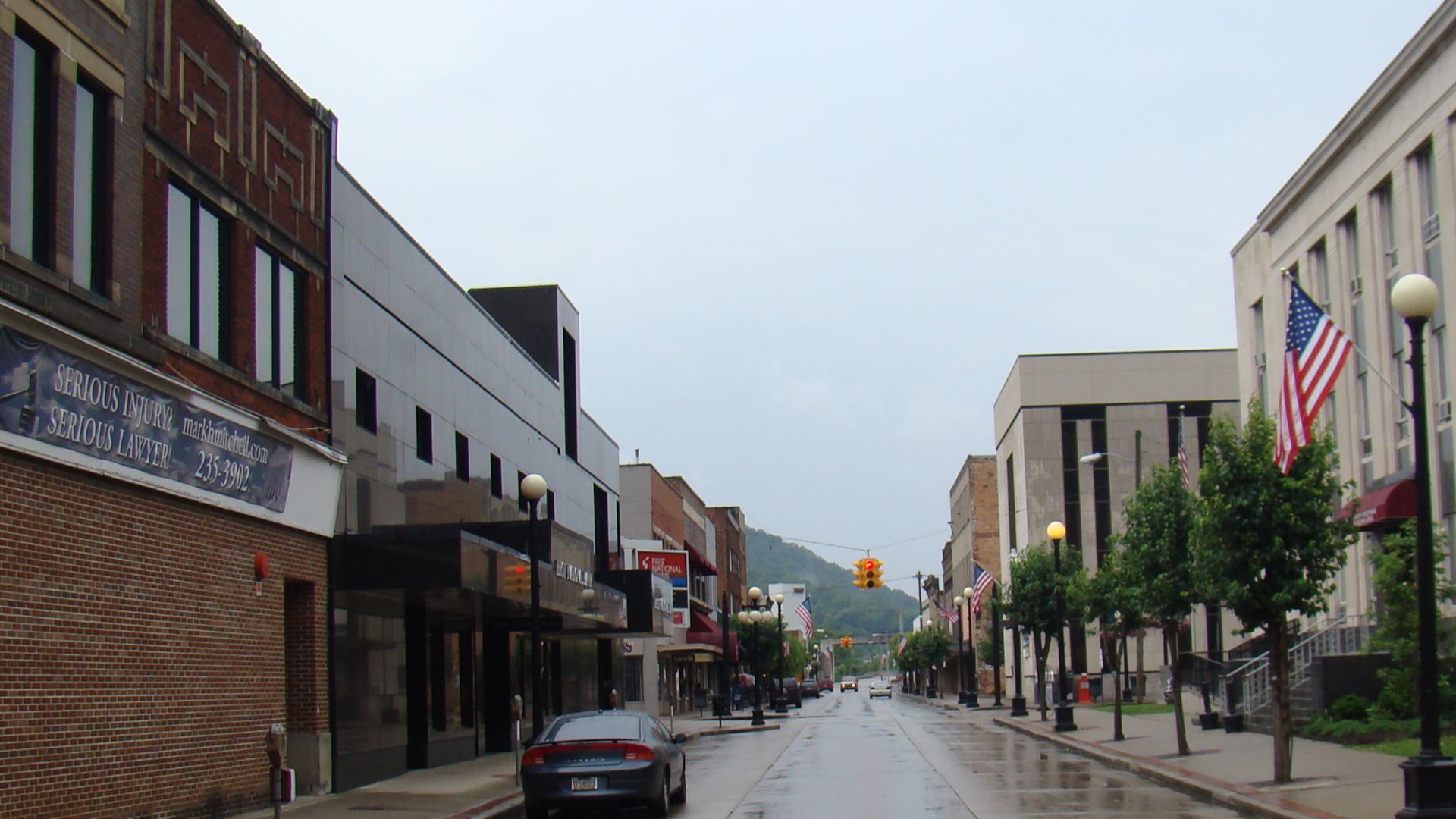 File:Williamson, West Virginia; view looking down East 2nd Ave.JPG