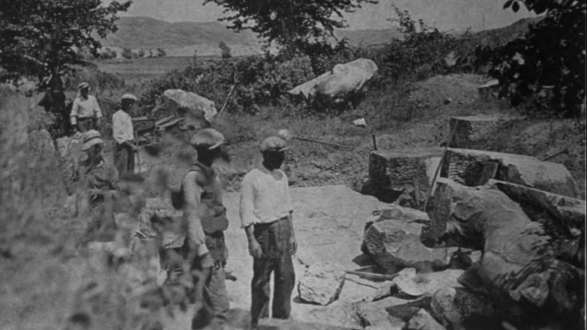 File:Lion of Amphipolis early excavations.jpg