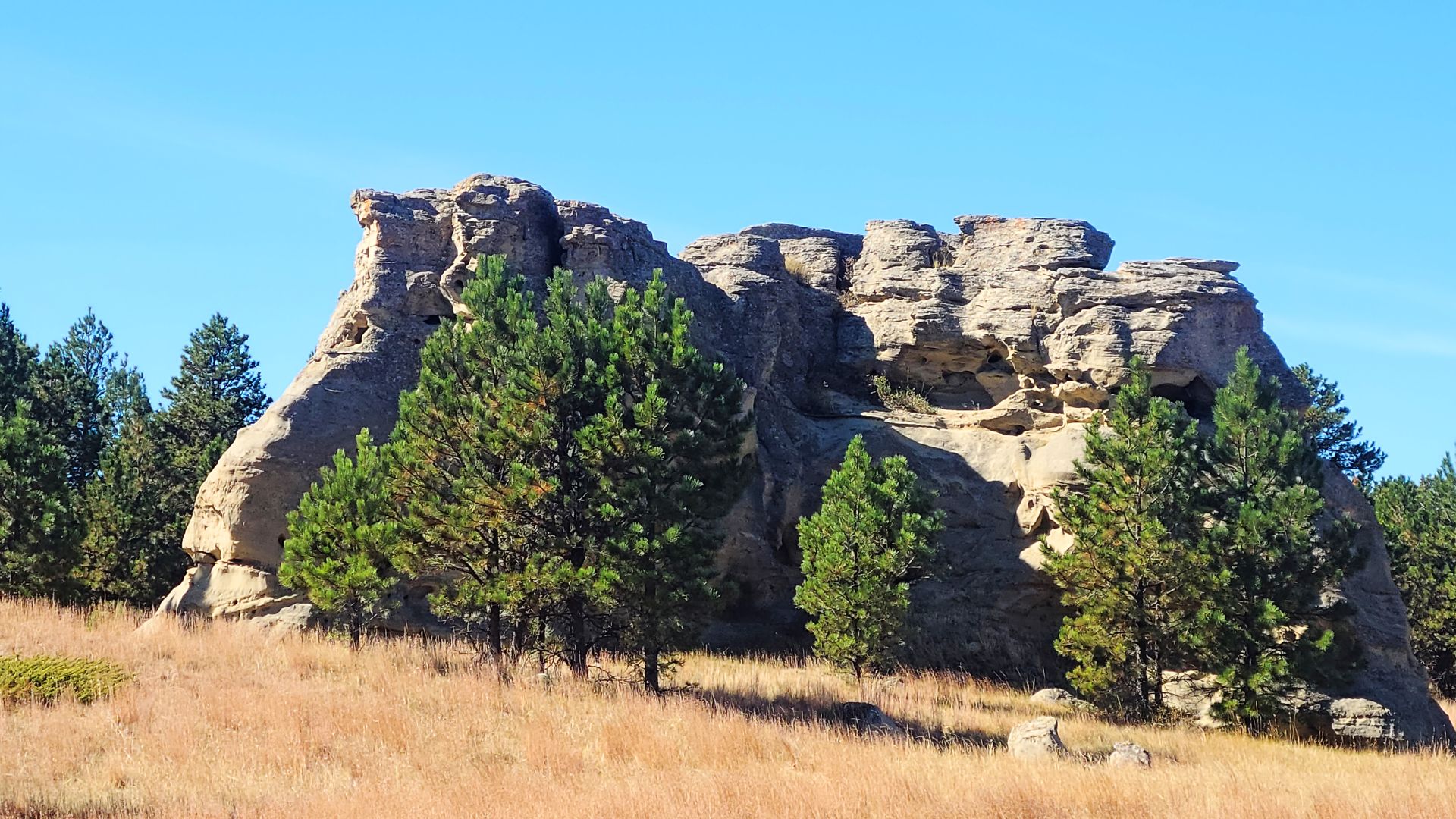 File:Medicine Rocks State Park 03.jpg