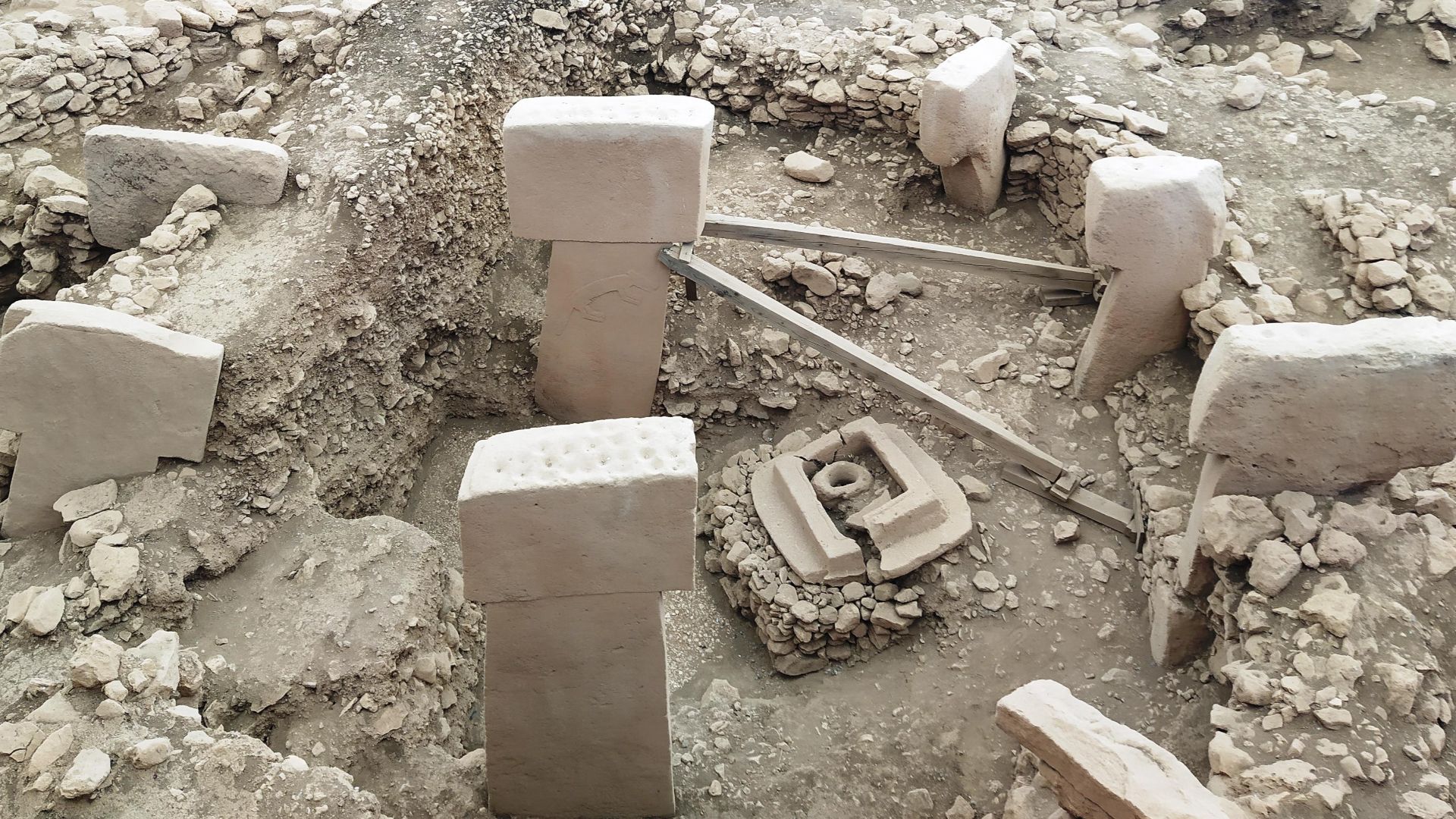 File:Göbekli Tepe (3).jpg
