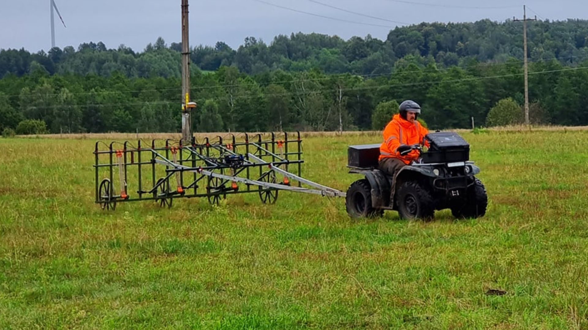 File:Pomiary magnetometrem transduktorowym.jpg