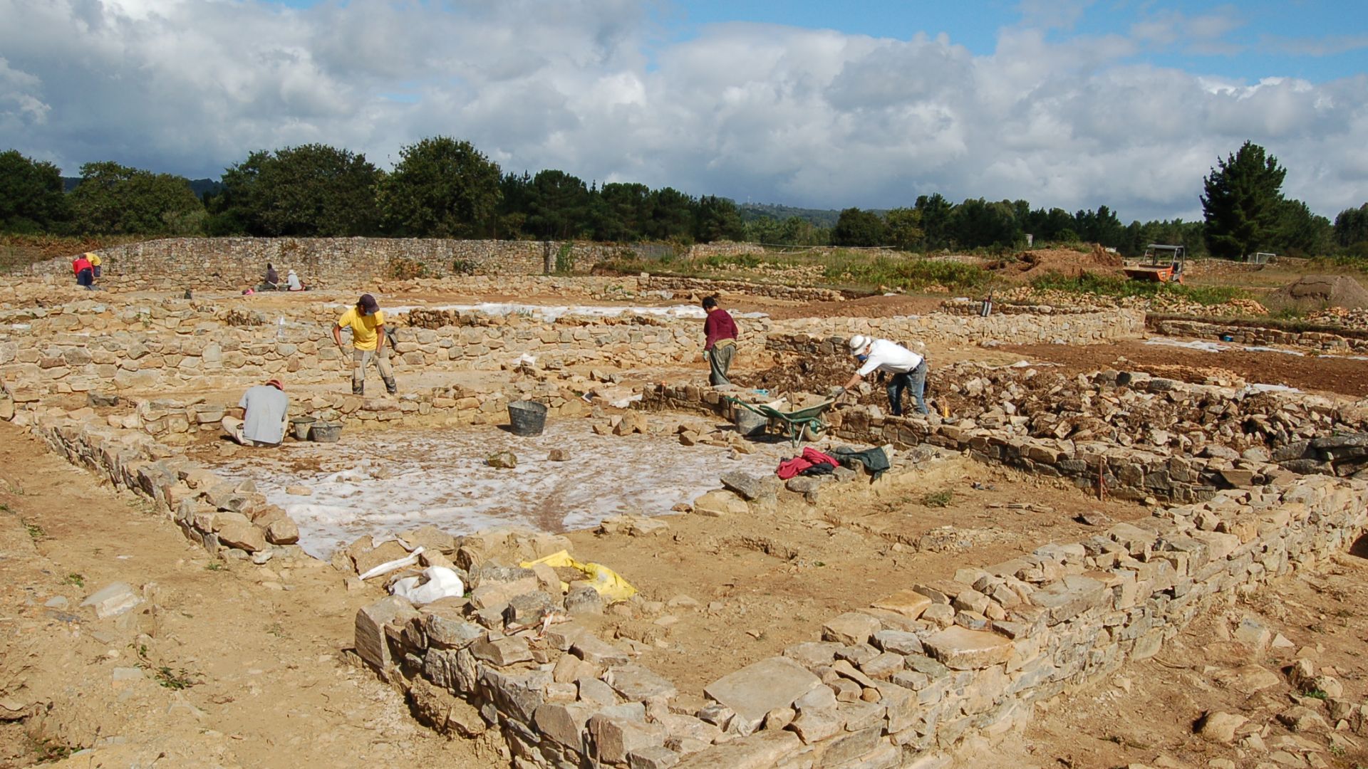 File:Escavacións no campamento da Ciadella 2020 06.jpg