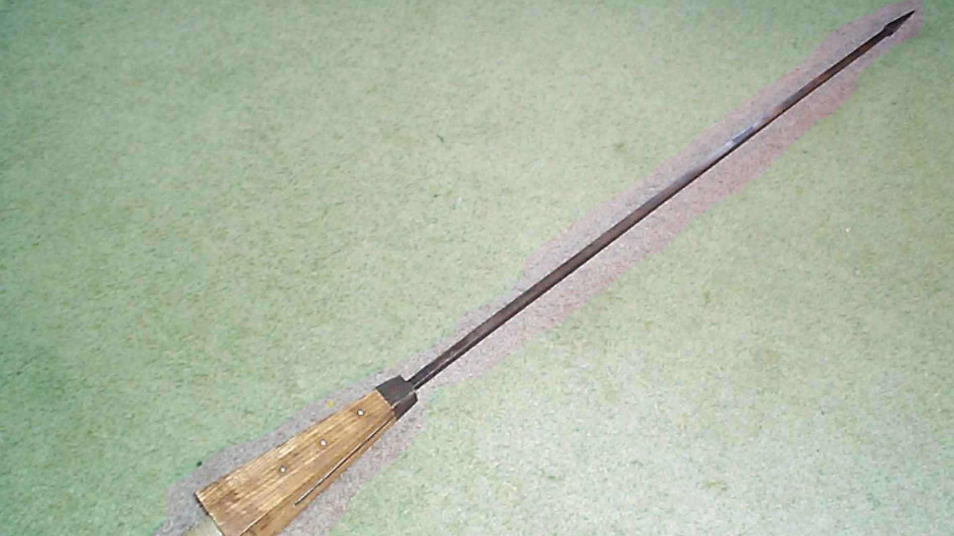 File:Pilum lg.jpg