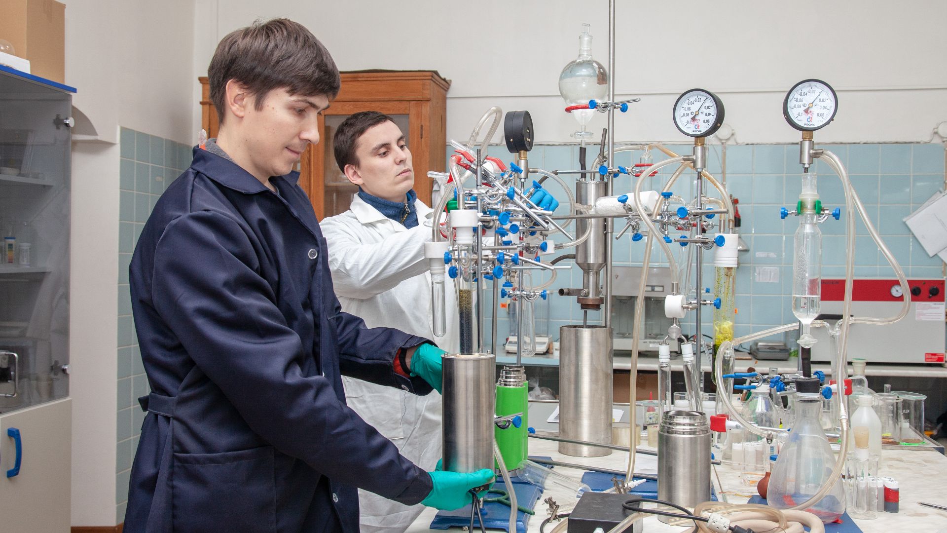 File:Lab for Ecological Radiology of the Institute of Geodinamics and Geology.jpg