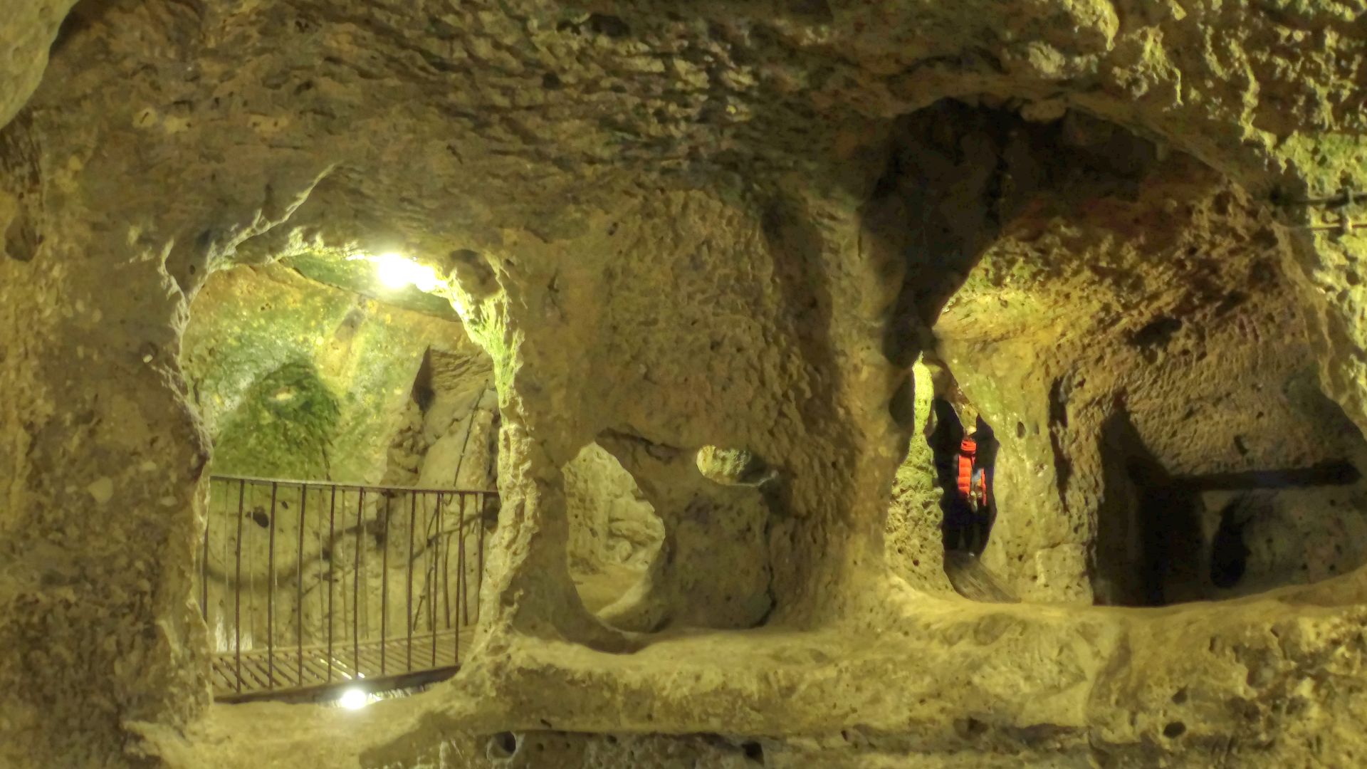 File:Derinkuyu Underground City 9807 Nevit Enhancer.jpg