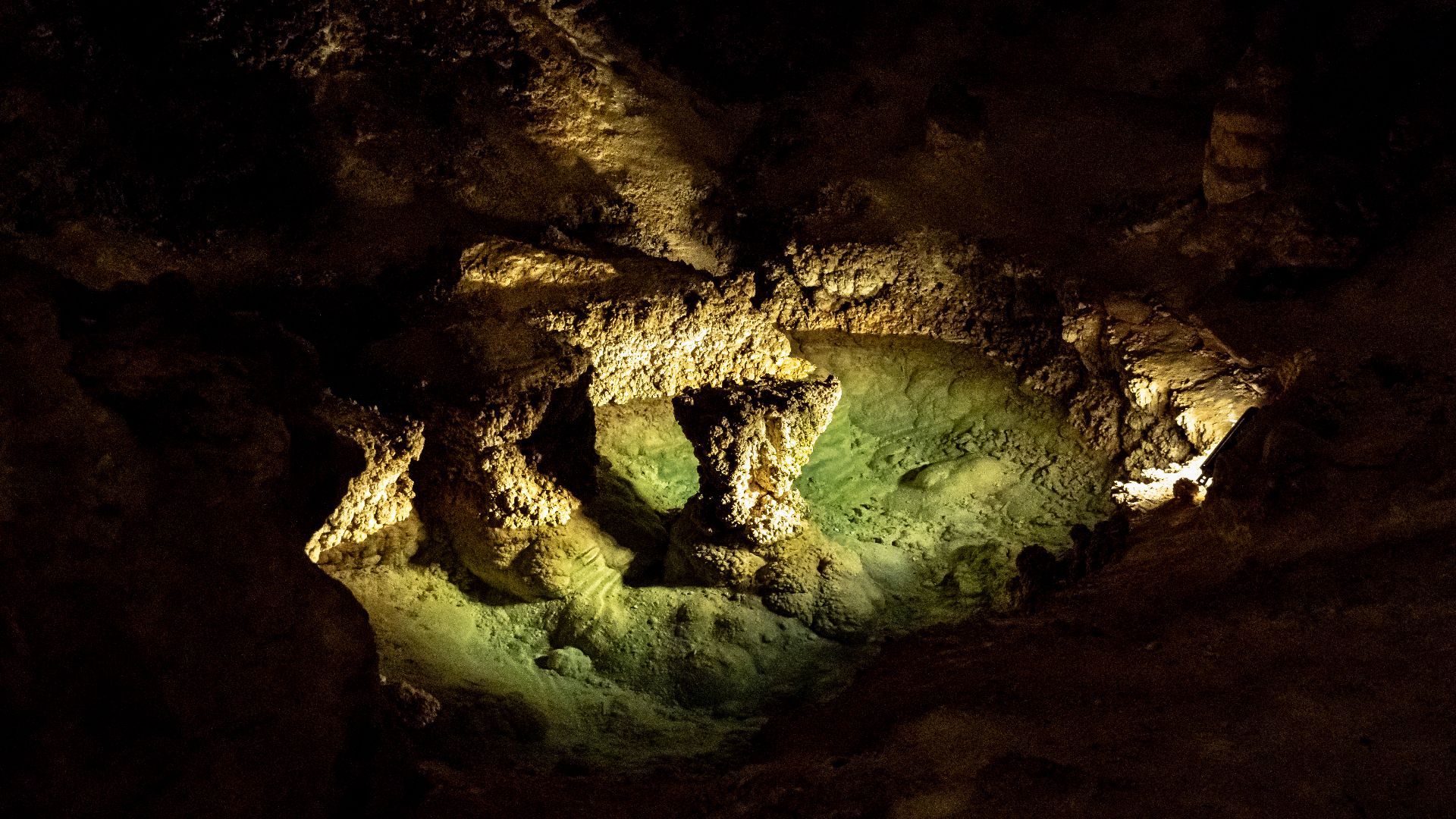 File:Carlsbad Caverns National Park, New Mexico, USA 5-2024 43.jpg