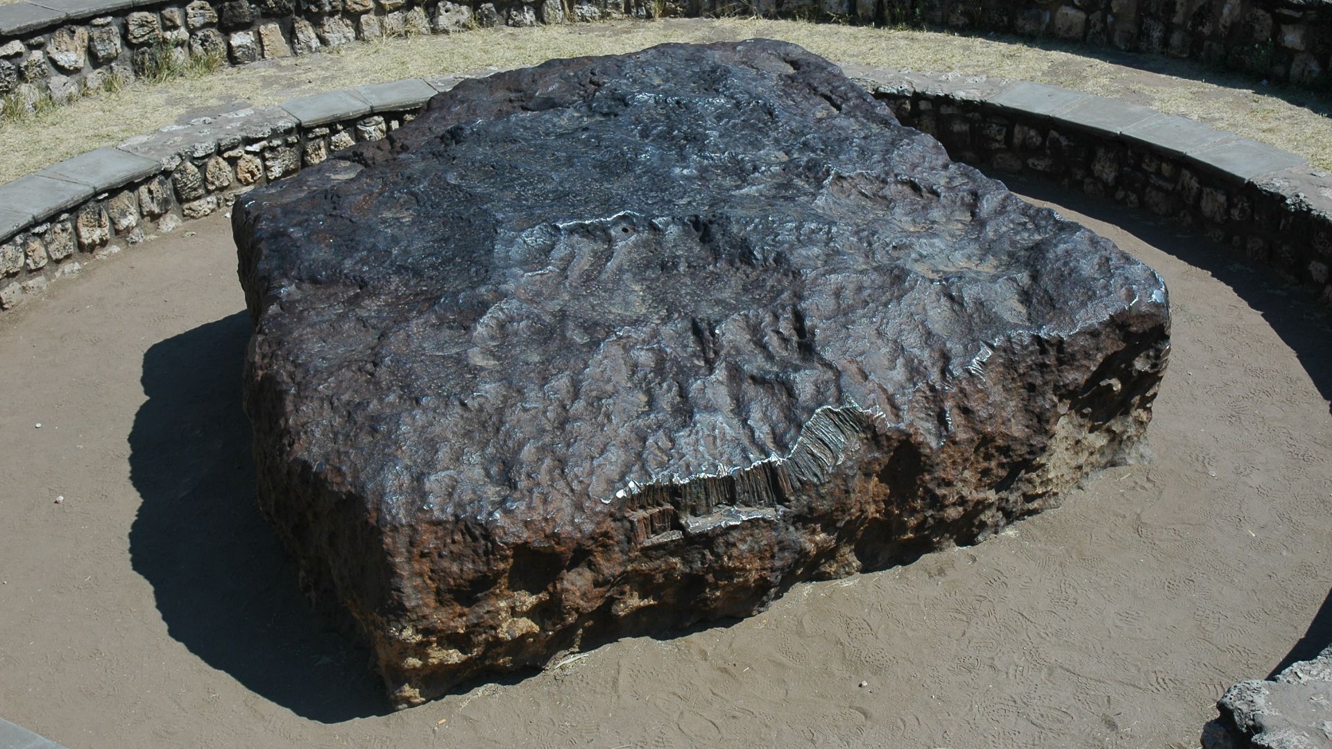 File:Namibie Hoba Meteorite 02.JPG