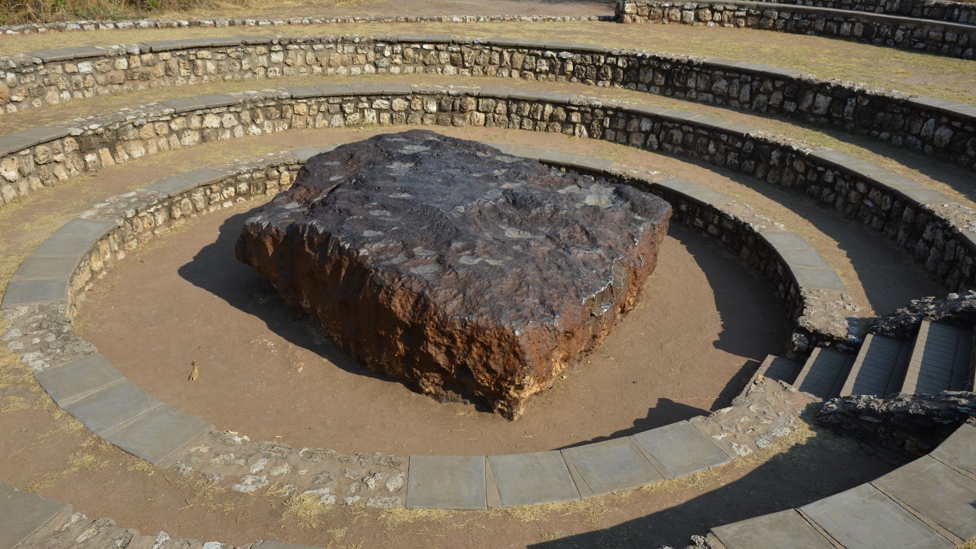 File:Hoba meteorit, největší meteorit - Namibie - panoramio.jpg
